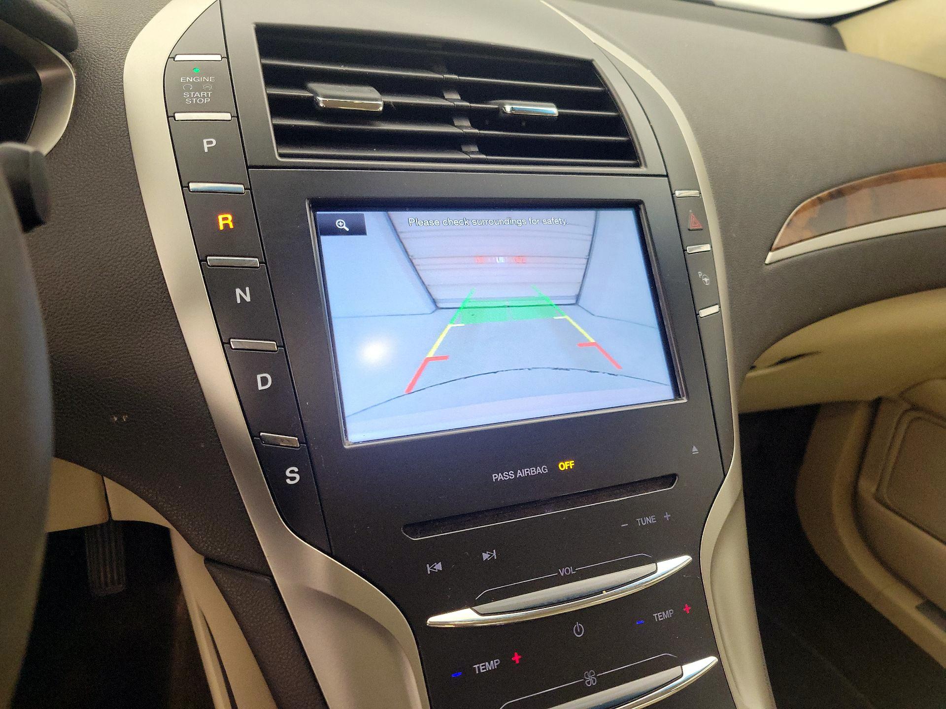 Thumbnail: 2015 Lincoln MKZ - 14