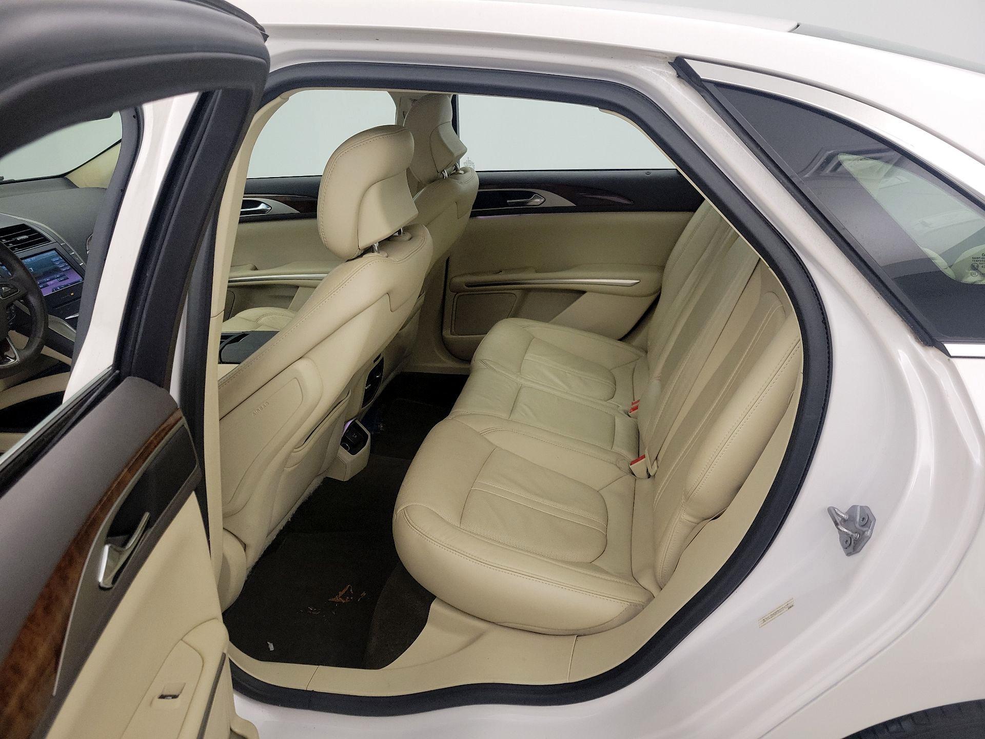 Thumbnail: 2015 Lincoln MKZ - 19