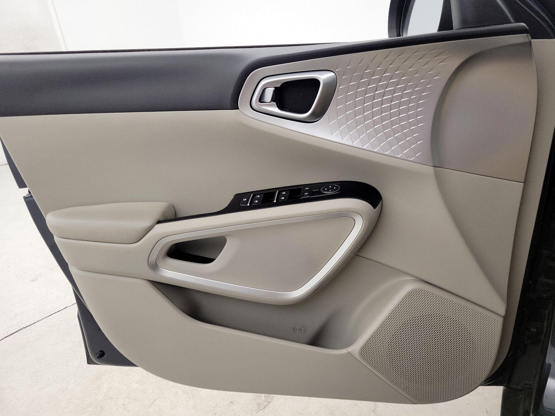 Thumbnail: 2020 Kia Soul - 12