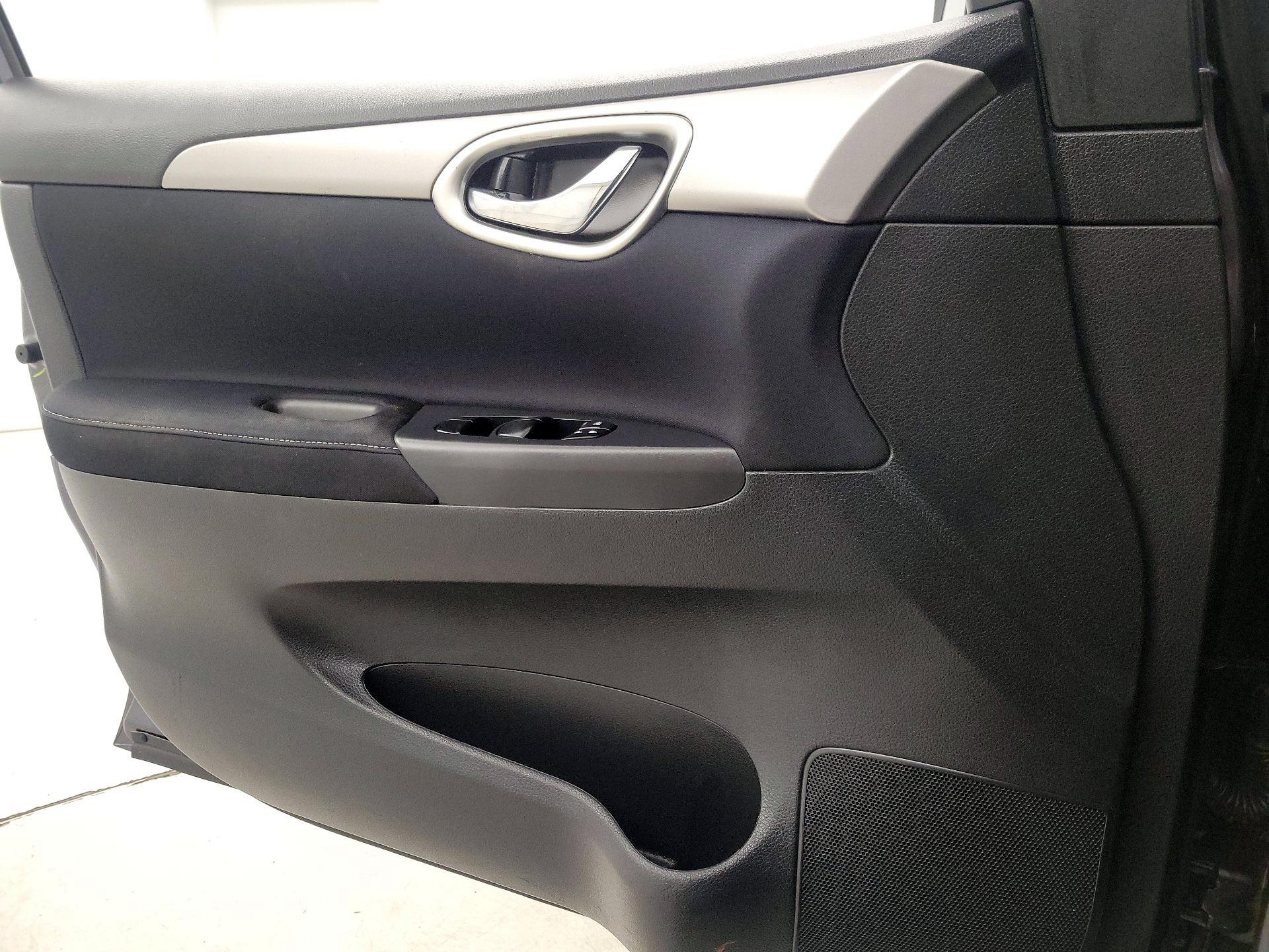 Thumbnail: 2014 Nissan Sentra - 12