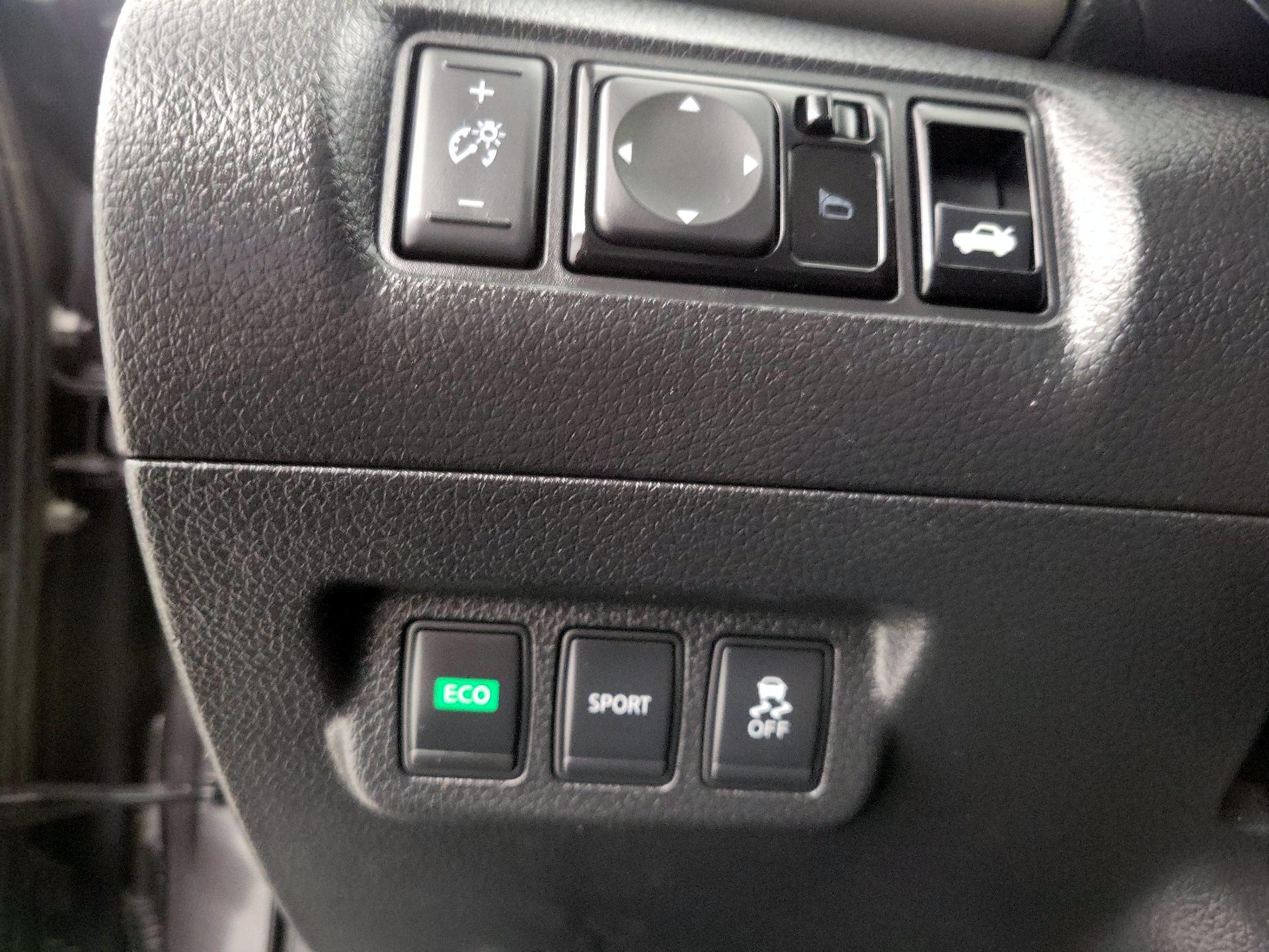 Thumbnail: 2014 Nissan Sentra - 13