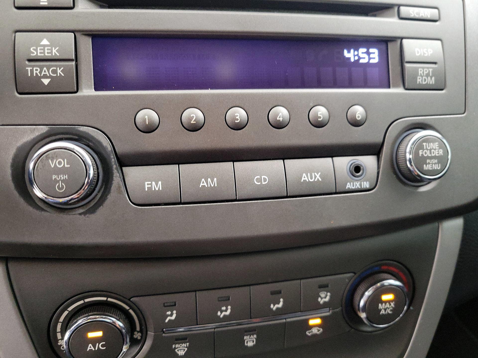 Thumbnail: 2014 Nissan Sentra - 17