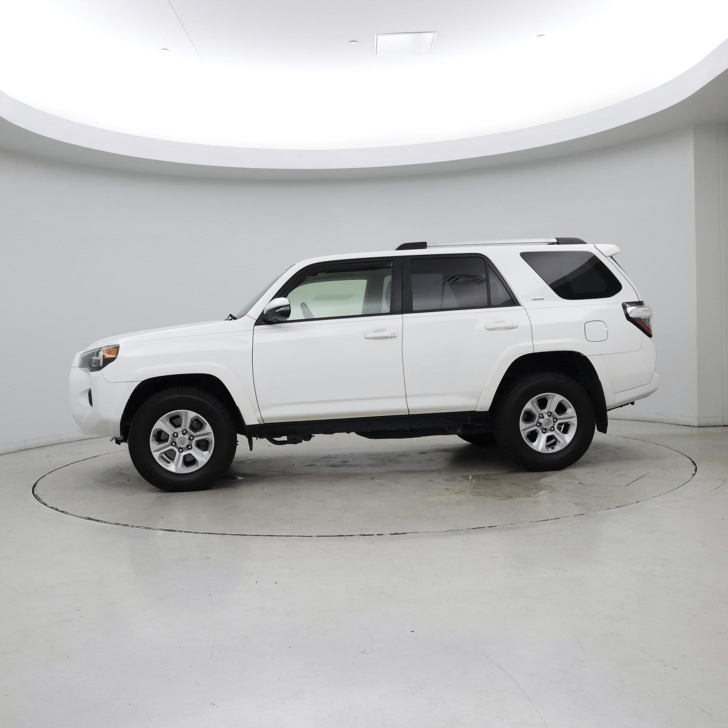 Thumbnail: 2021 Toyota 4Runner - 3