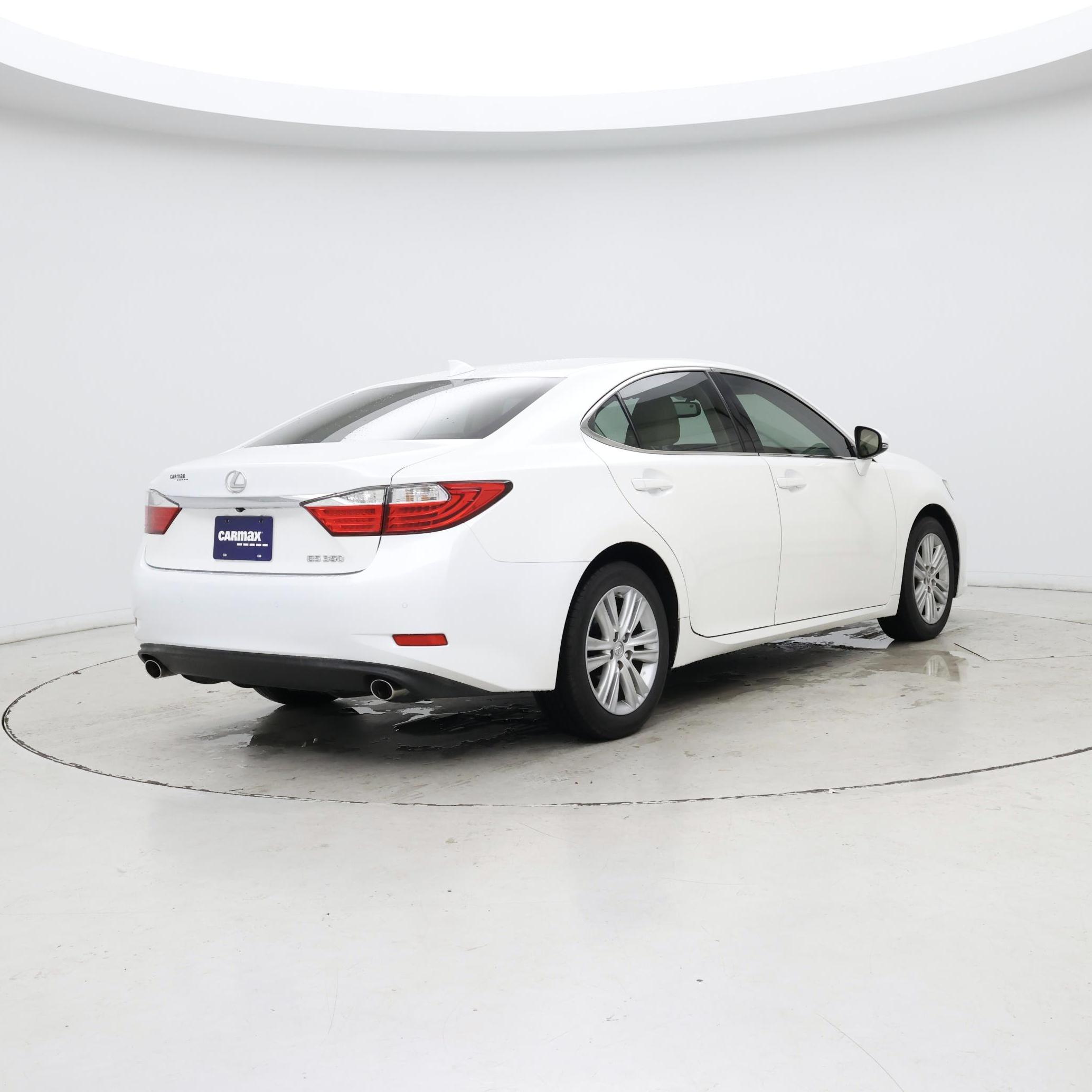 Thumbnail: 2015 Lexus ES - 8