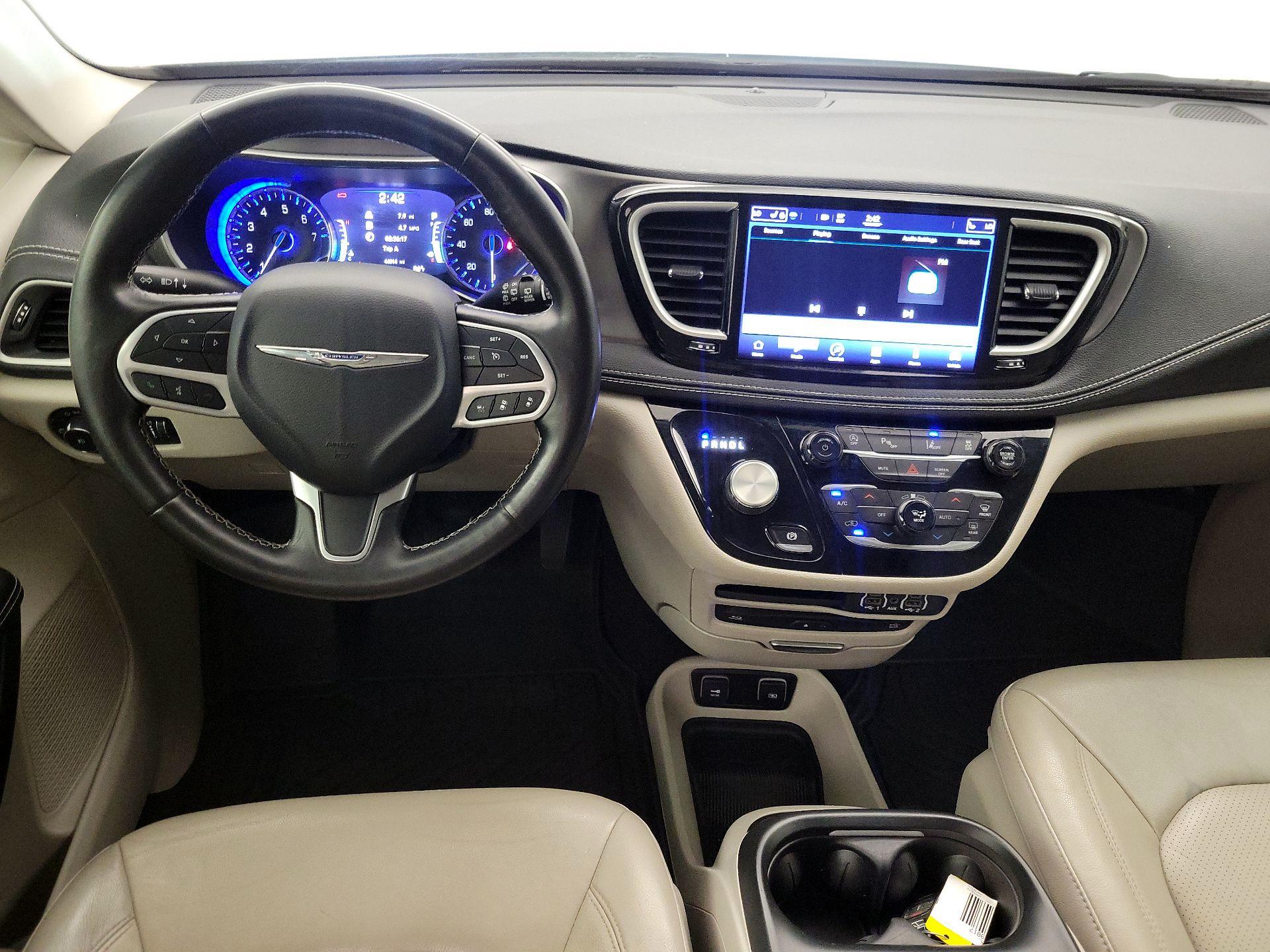 Thumbnail: 2021 Chrysler Pacifica - 9