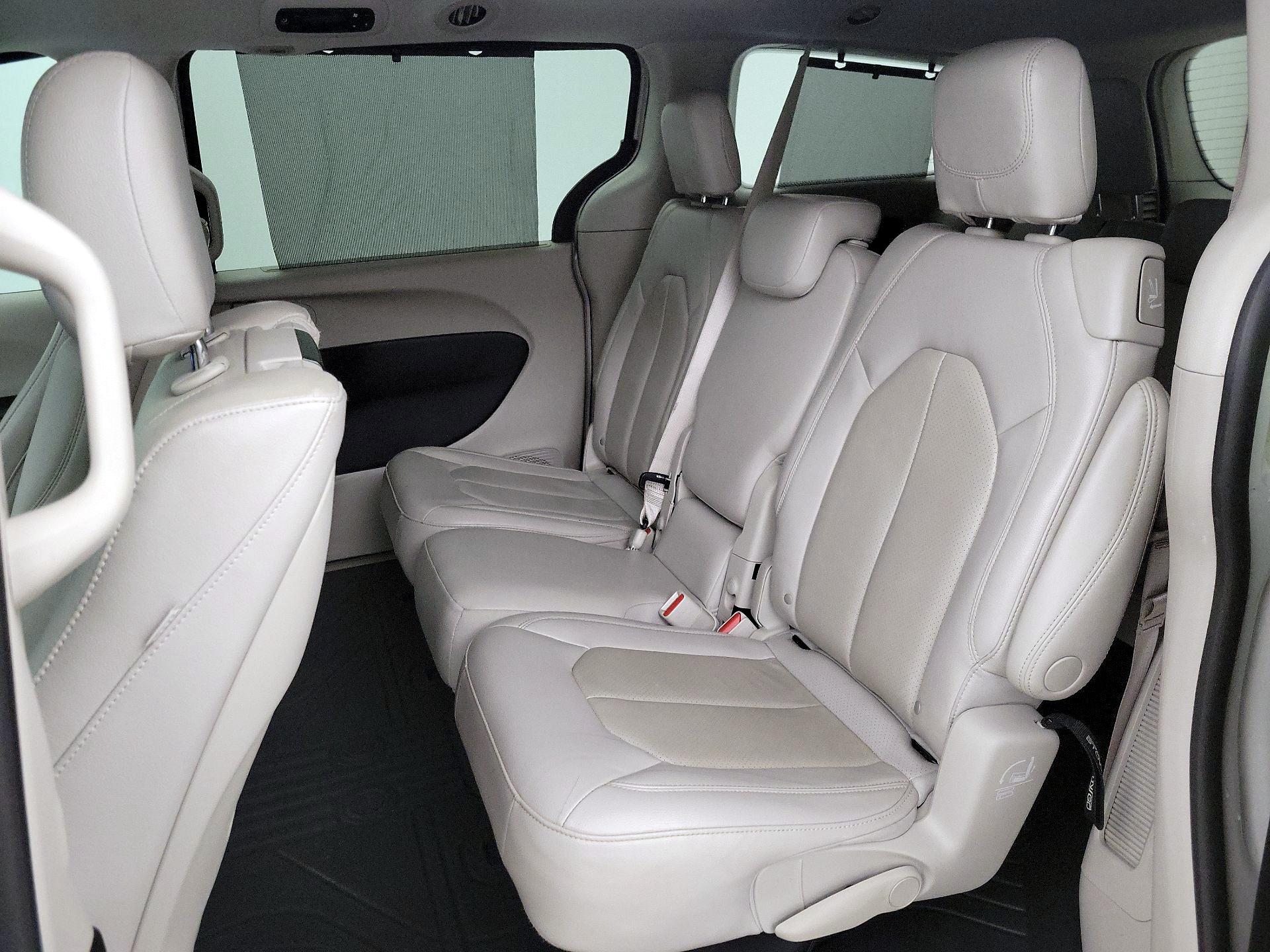 Thumbnail: 2021 Chrysler Pacifica - 19