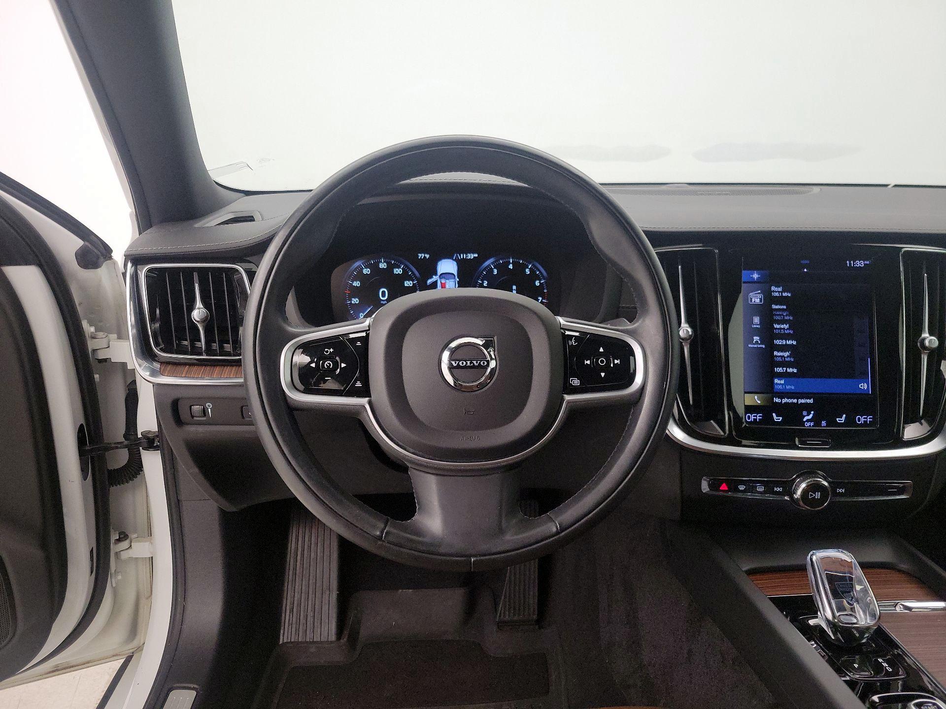 Thumbnail: 2022 Volvo S60 - 10