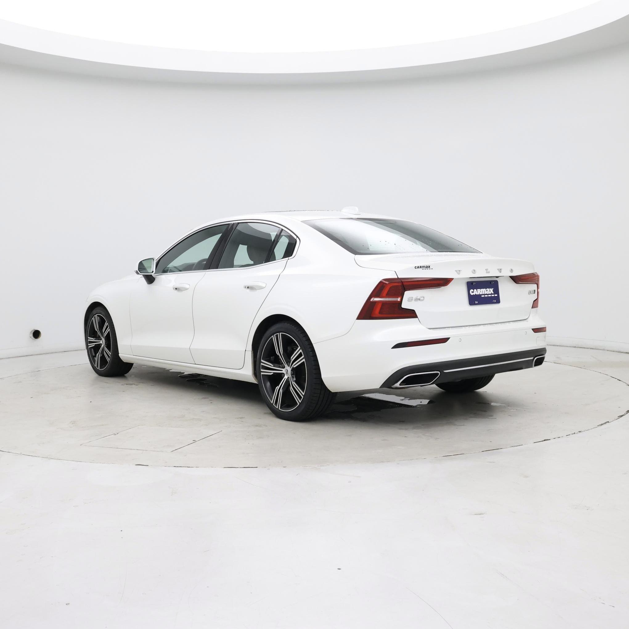 Thumbnail: 2022 Volvo S60 - 2