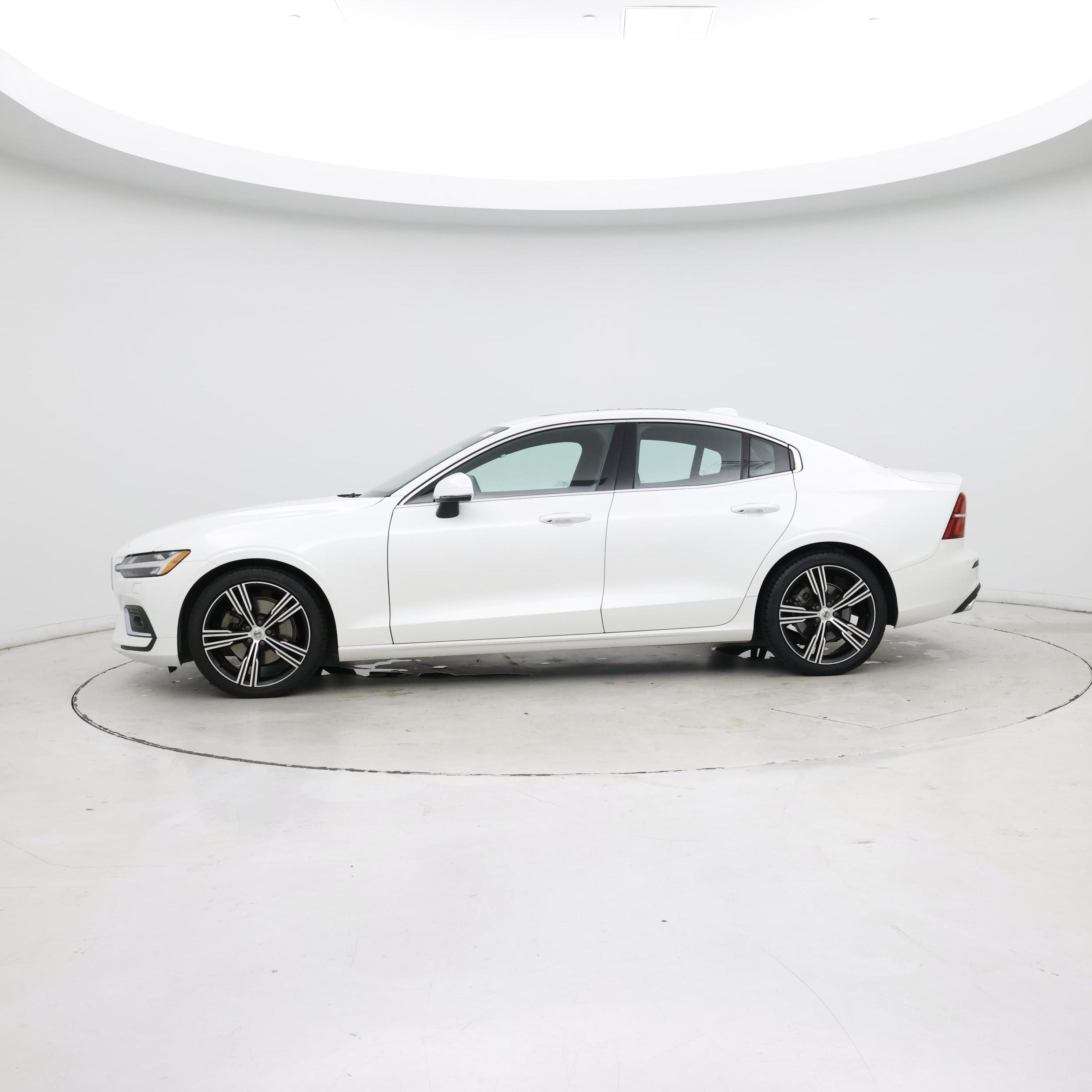 Thumbnail: 2022 Volvo S60 - 3