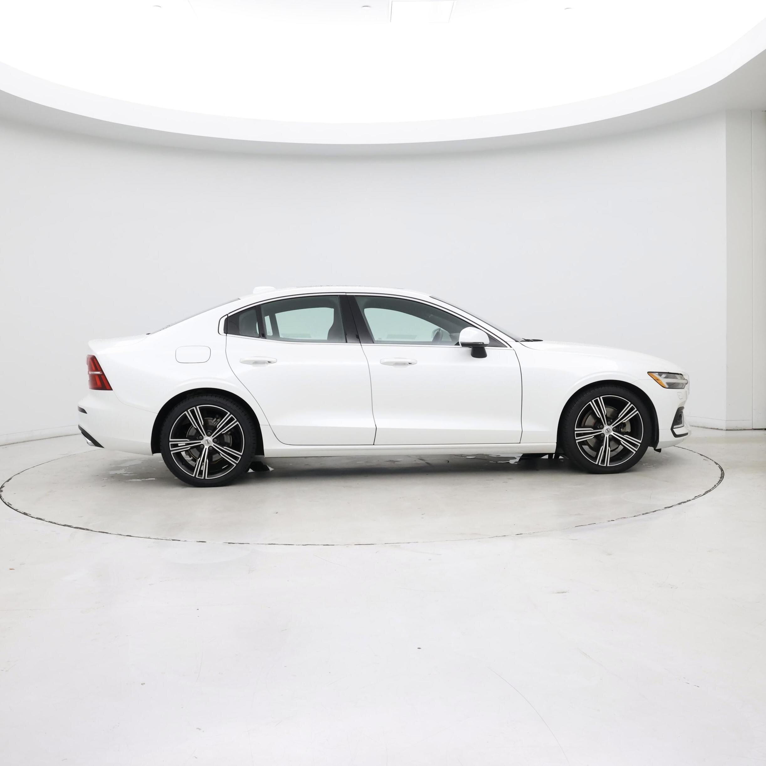 Thumbnail: 2022 Volvo S60 - 7