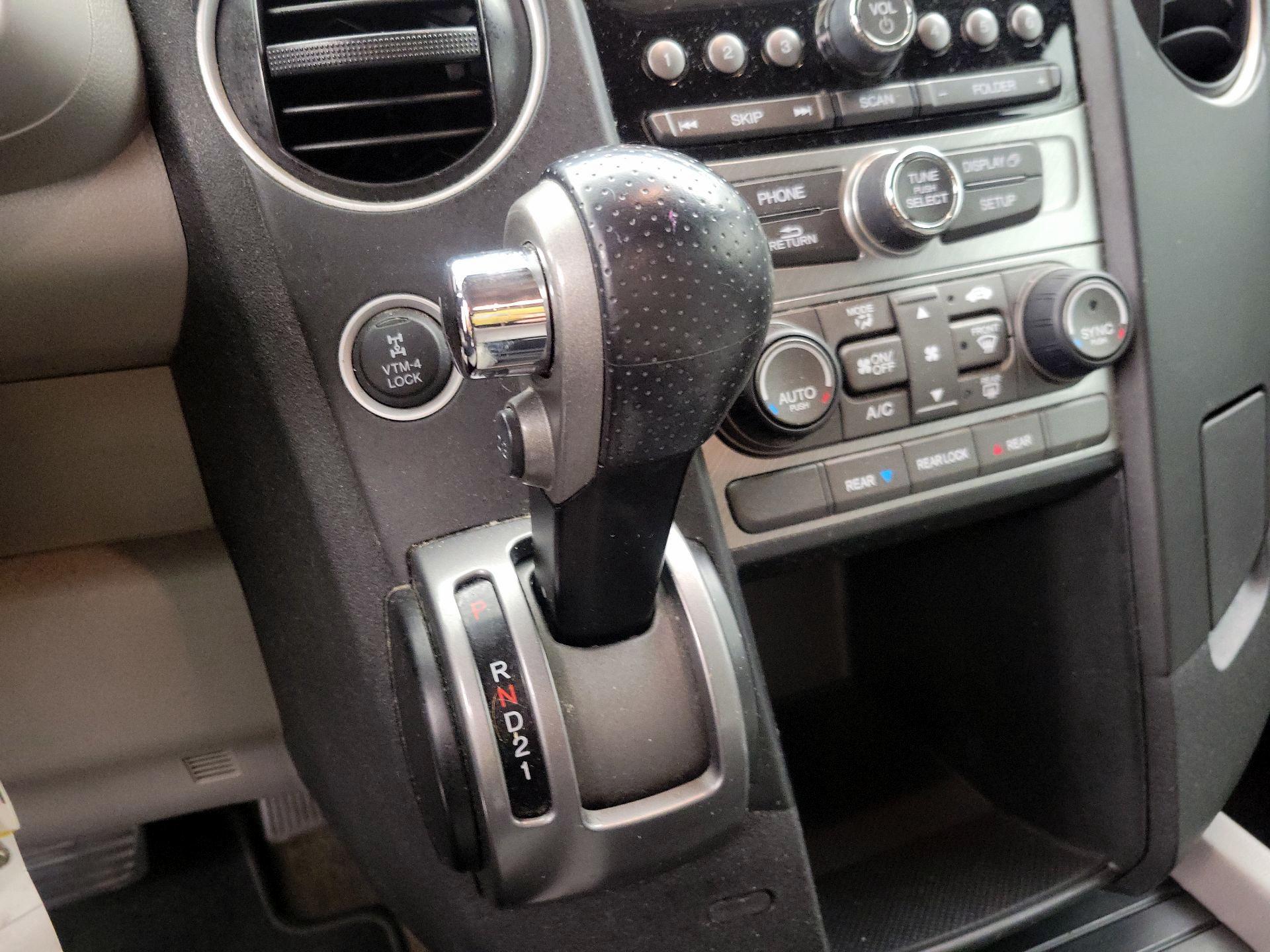 Thumbnail: 2014 Honda Pilot - 17