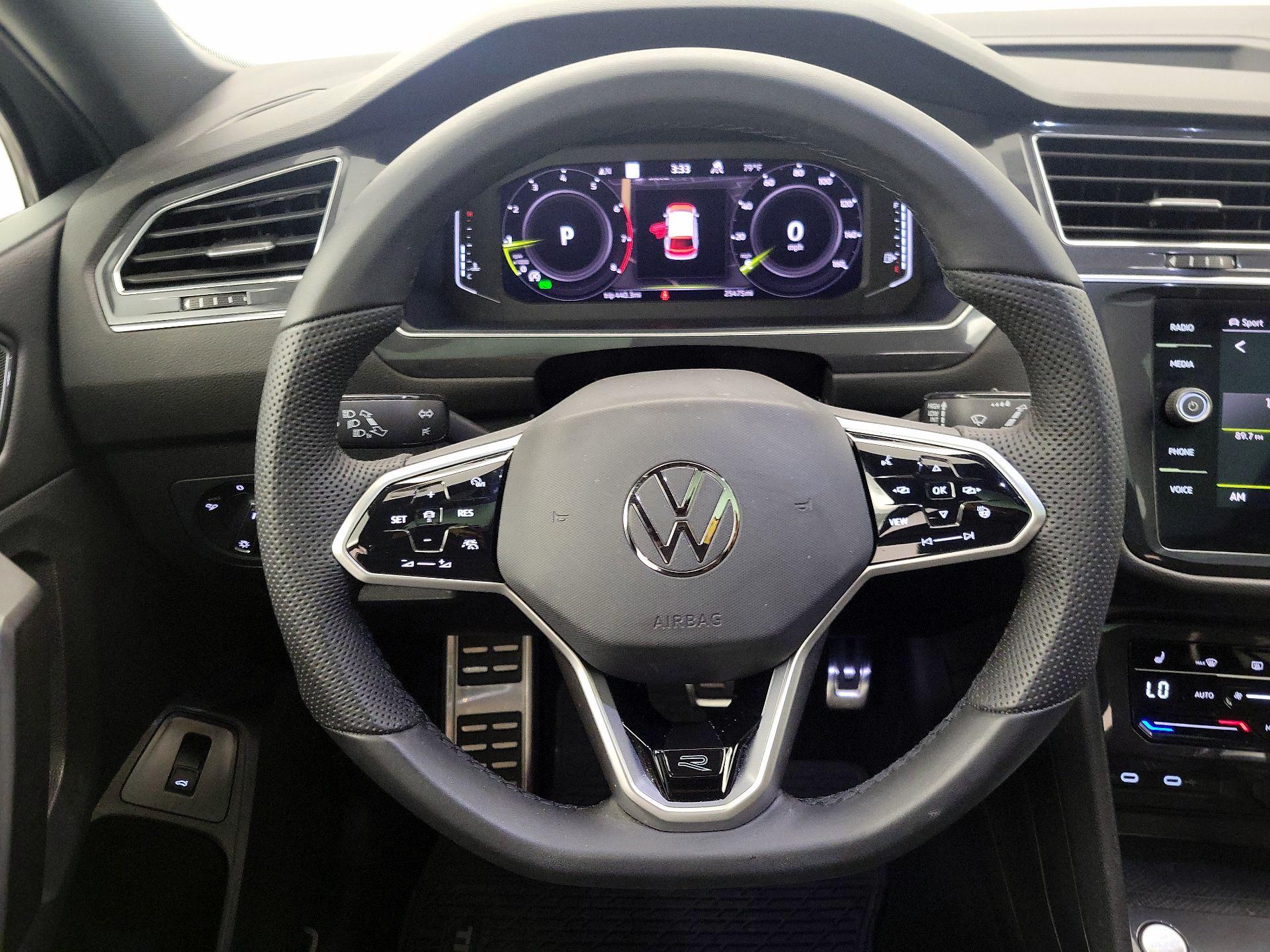 Thumbnail: 2022 Volkswagen Tiguan - 10