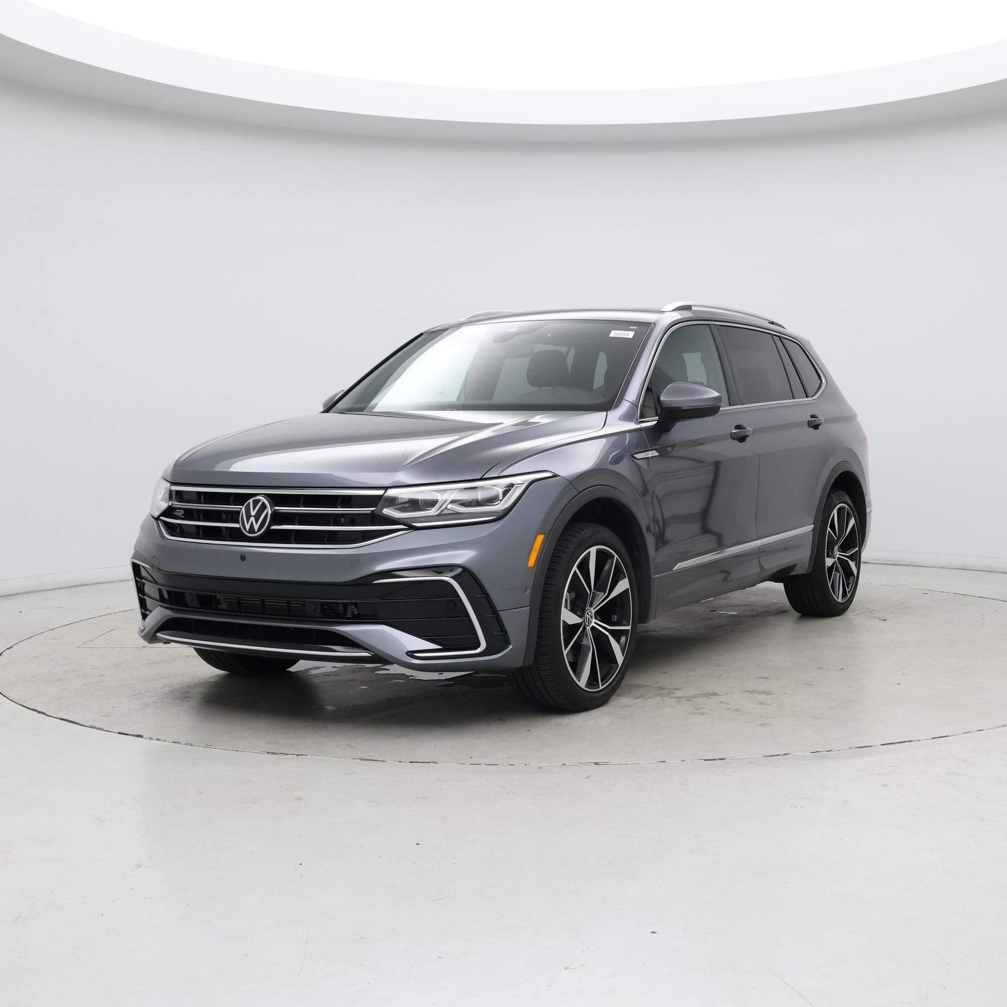 Thumbnail: 2022 Volkswagen Tiguan - 4