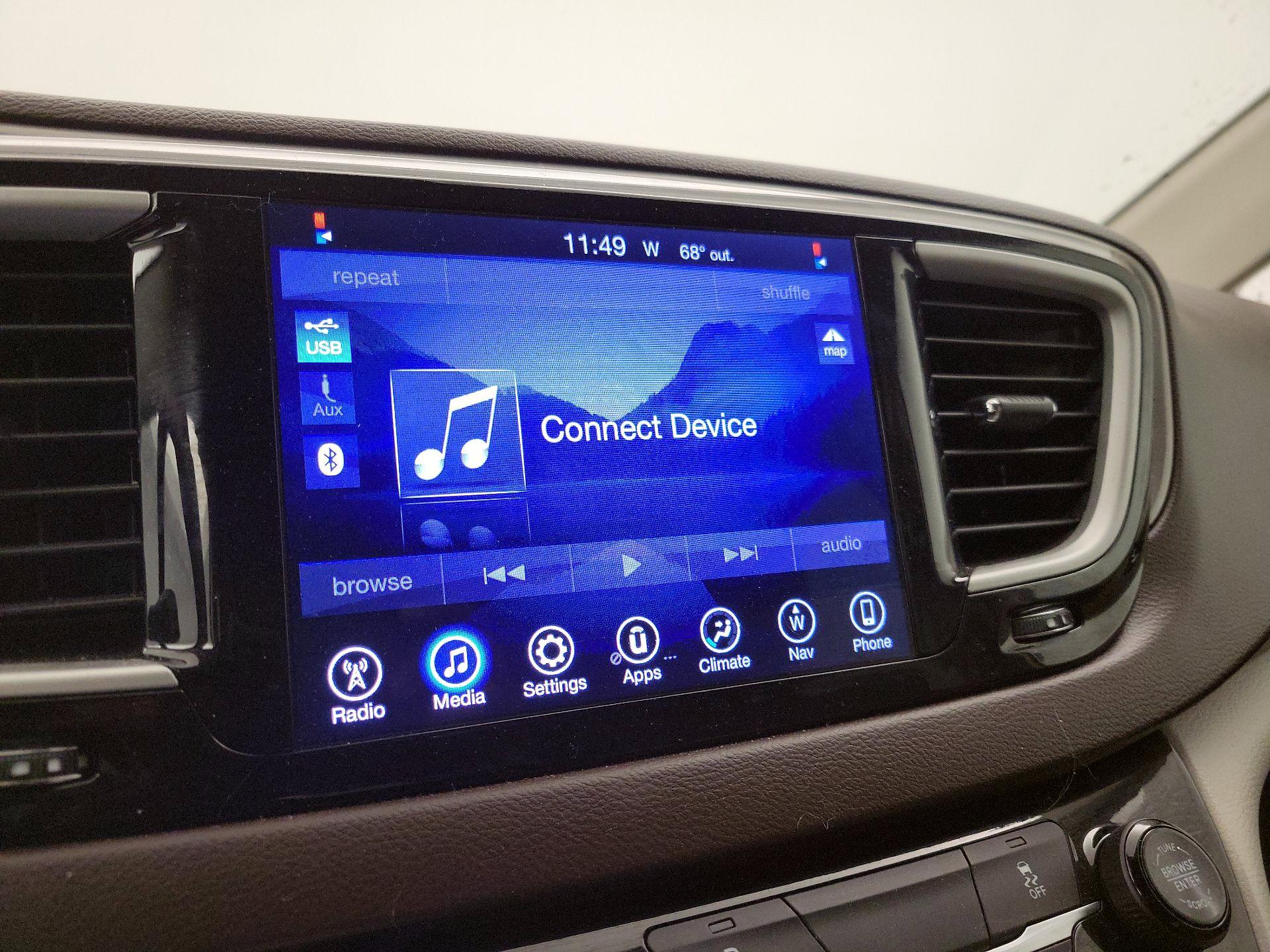Thumbnail: 2017 Chrysler Pacifica - 15