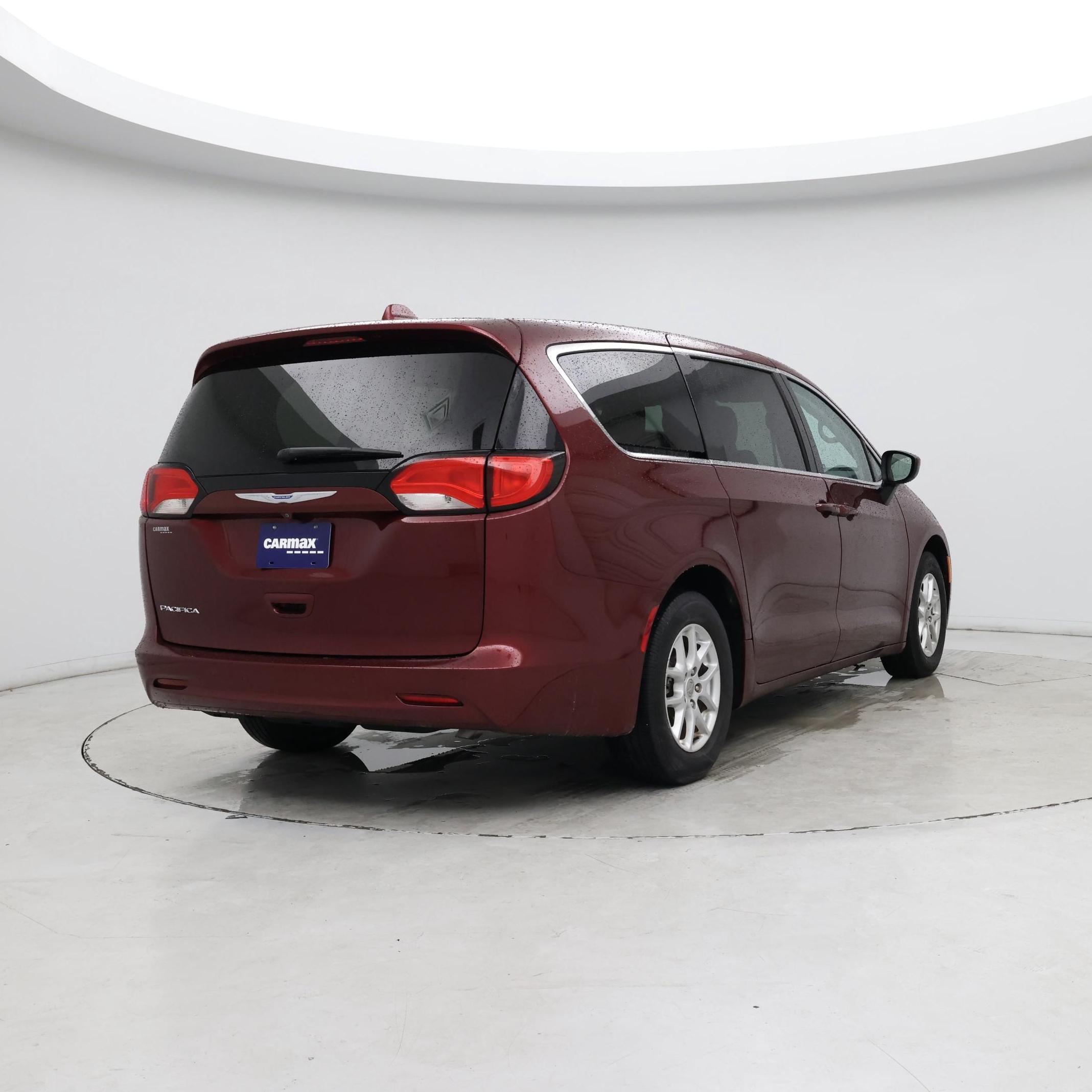 Thumbnail: 2017 Chrysler Pacifica - 8