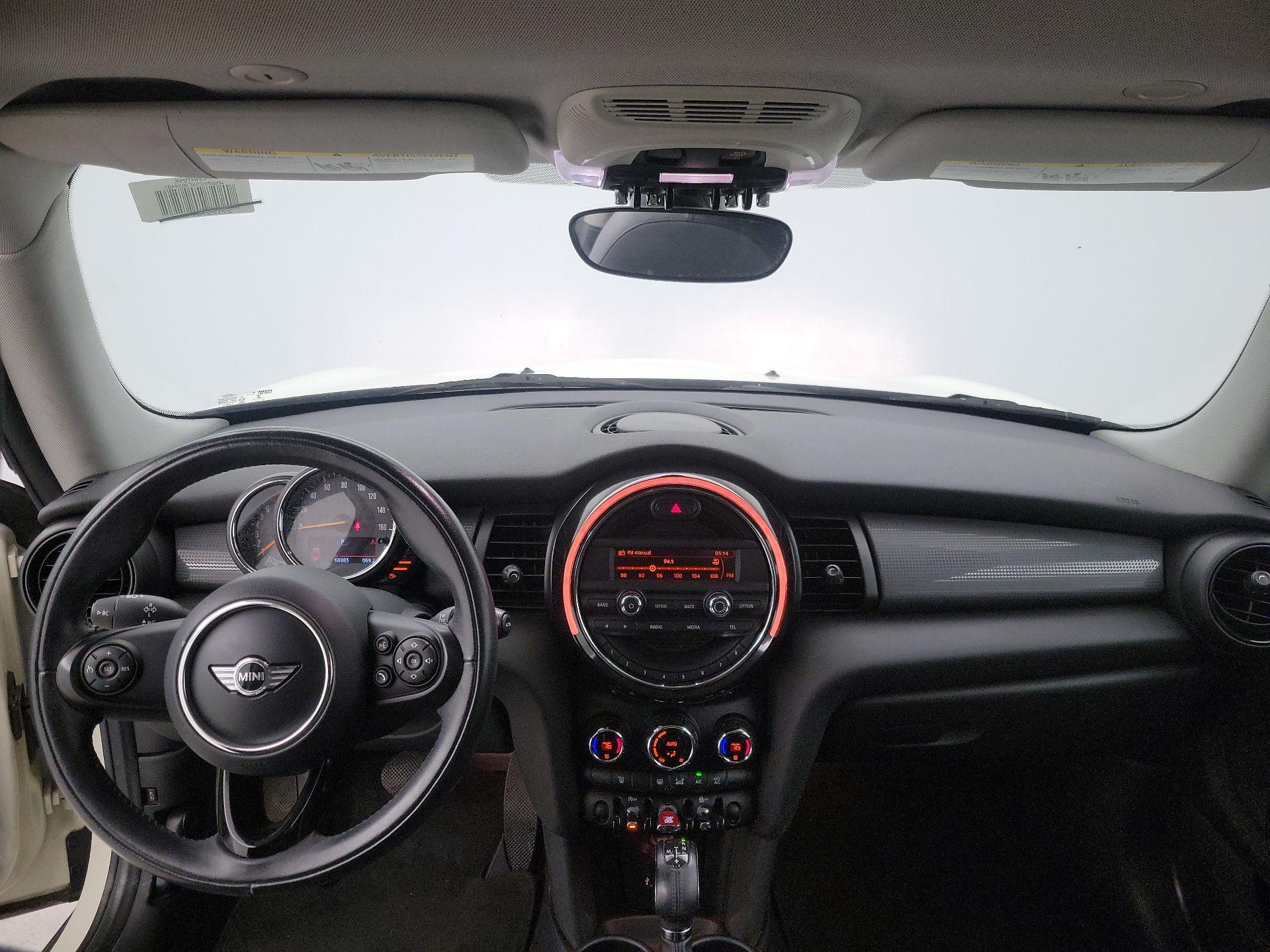 Thumbnail: 2015 MINI Cooper Hardtop - 9