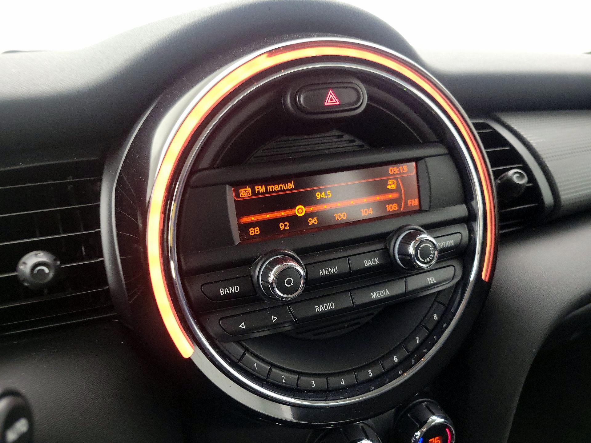 Thumbnail: 2015 MINI Cooper Hardtop - 14