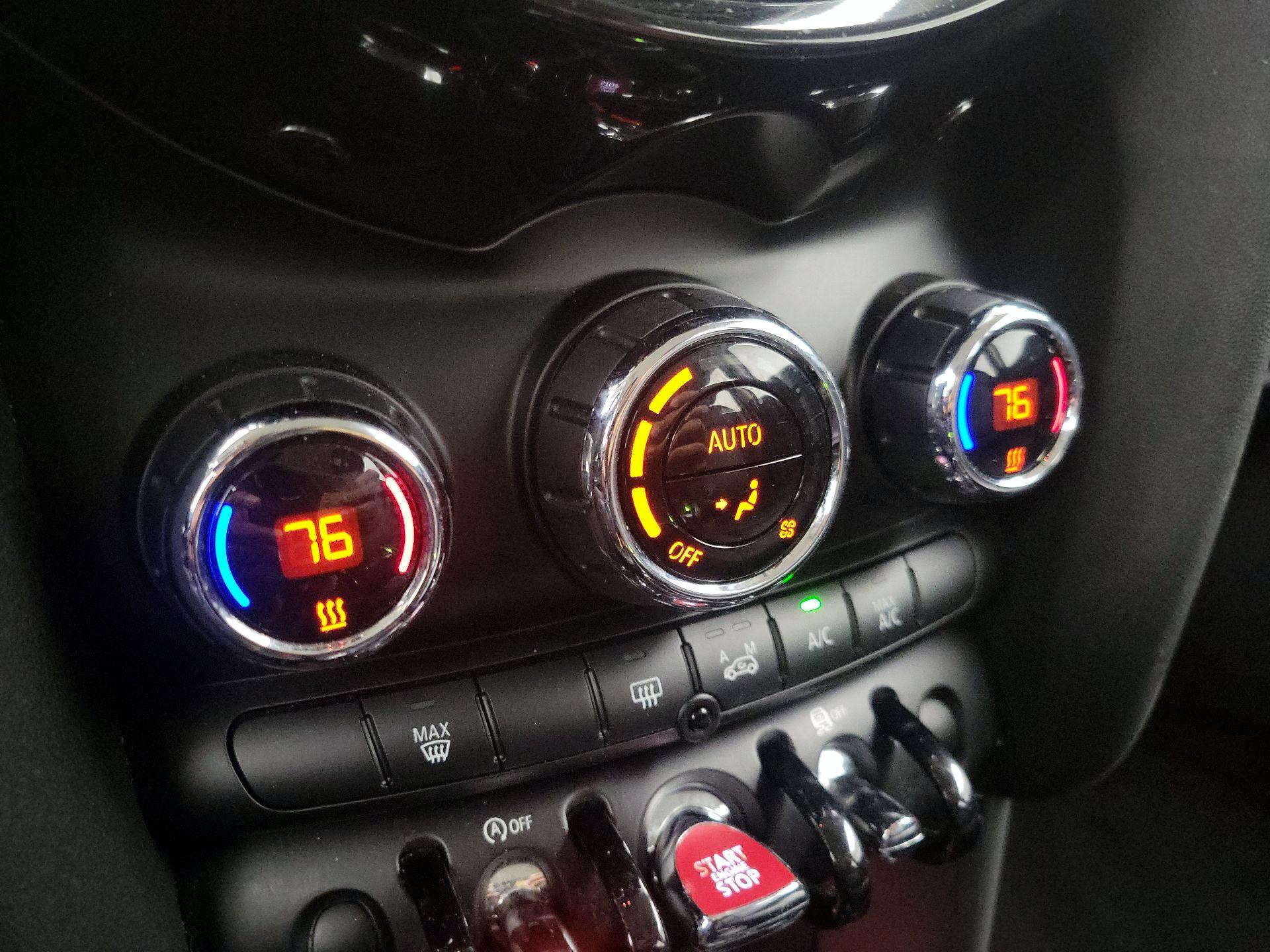 Thumbnail: 2015 MINI Cooper Hardtop - 15