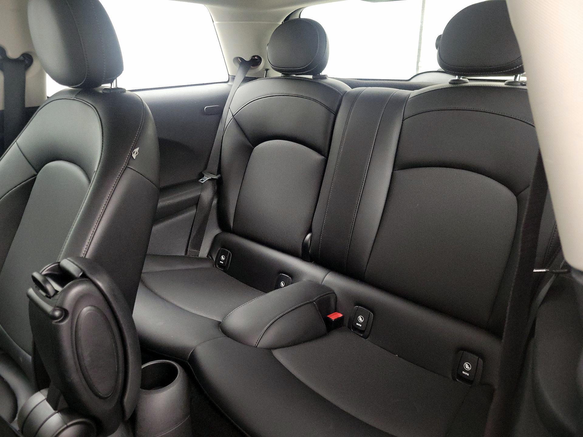 Thumbnail: 2015 MINI Cooper Hardtop - 18