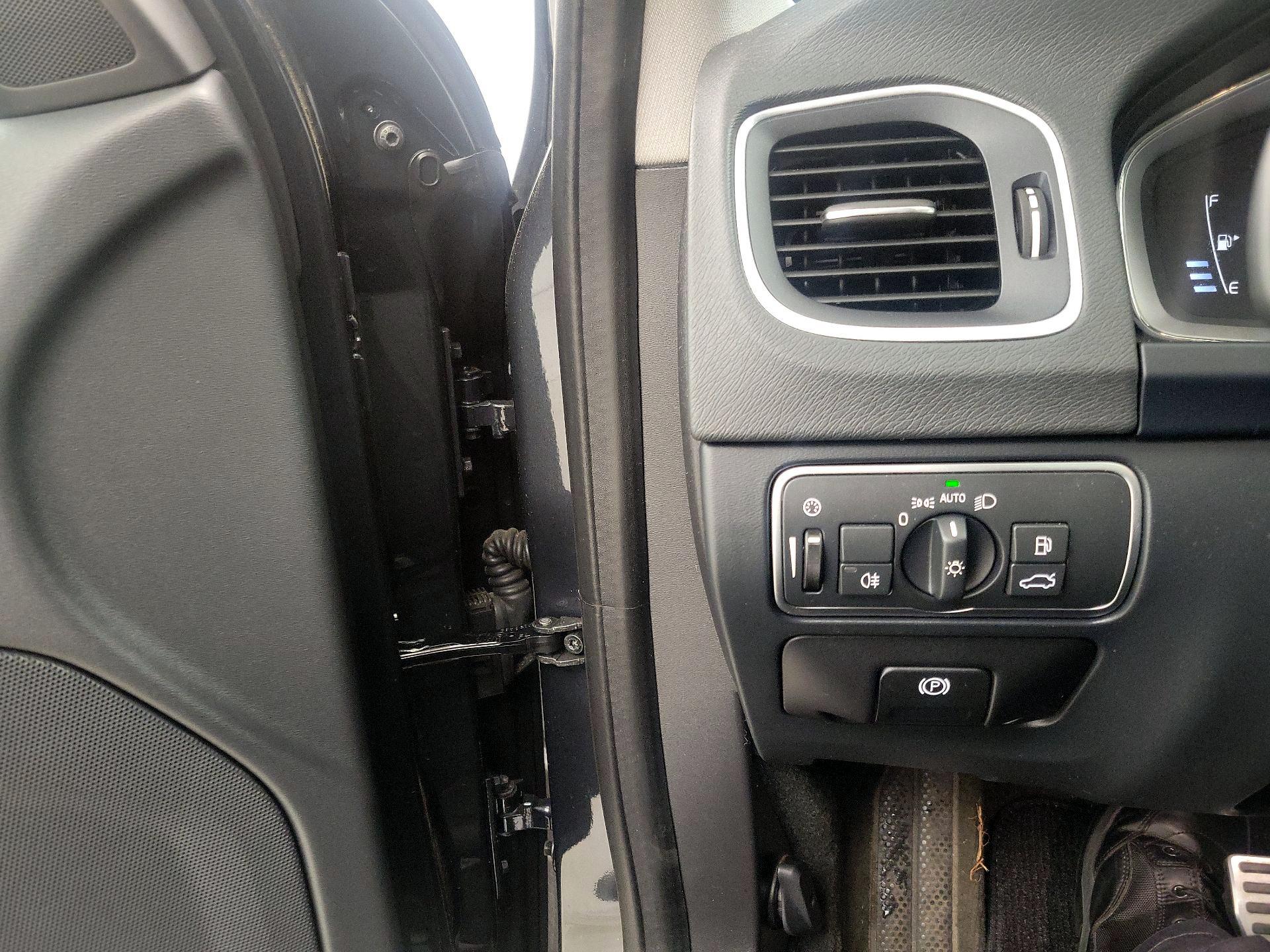 Thumbnail: 2016 Volvo S60 - 13