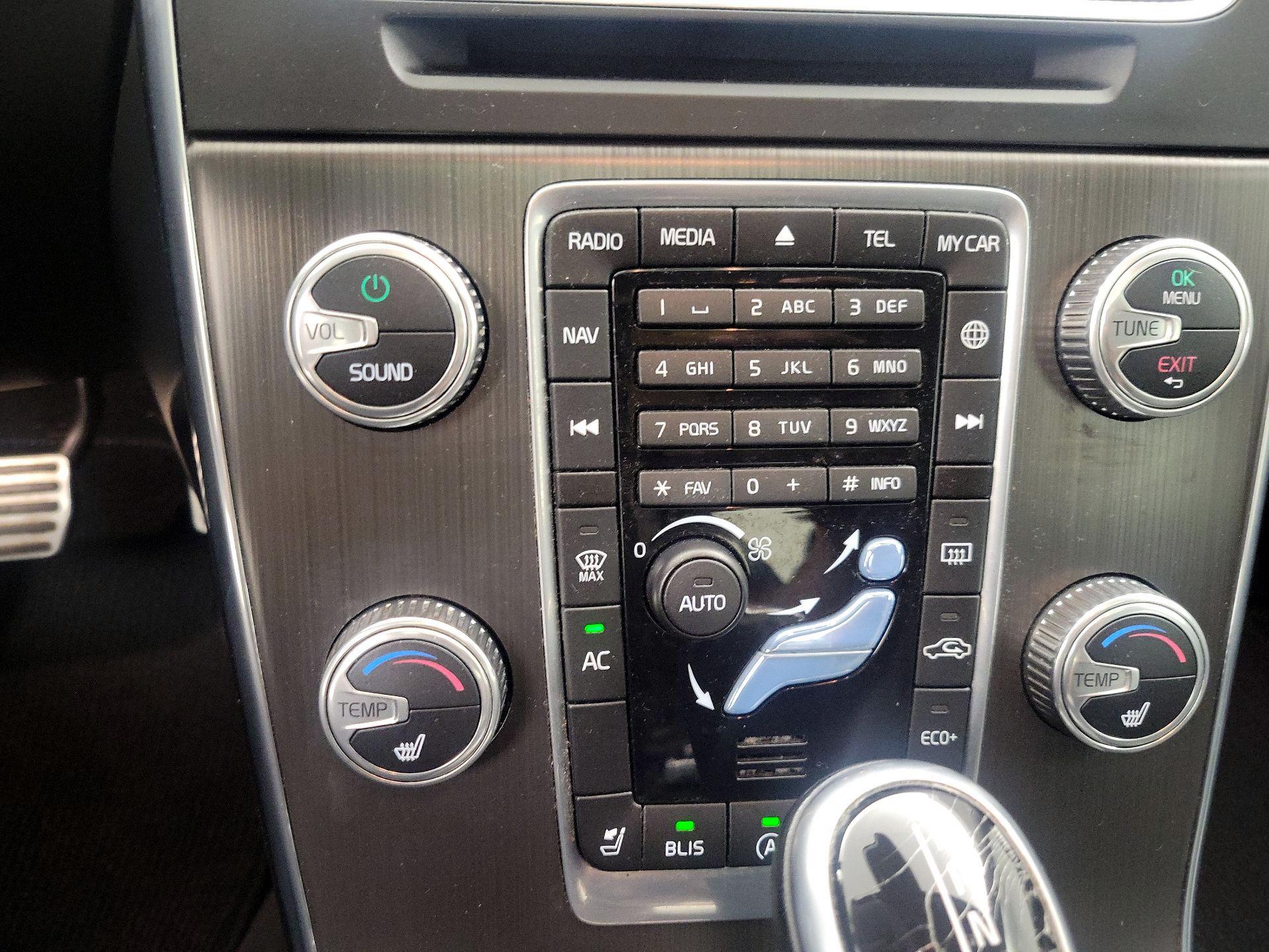Thumbnail: 2016 Volvo S60 - 15