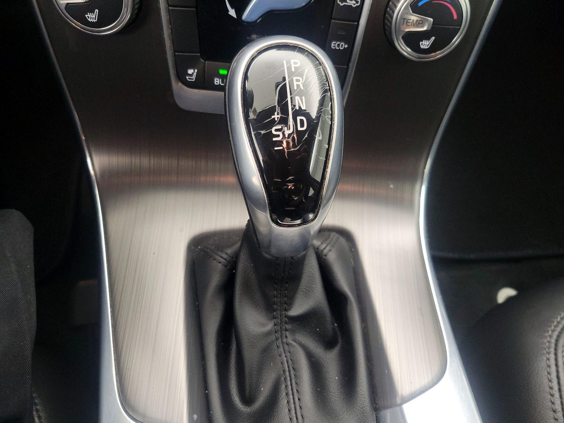 Thumbnail: 2016 Volvo S60 - 16