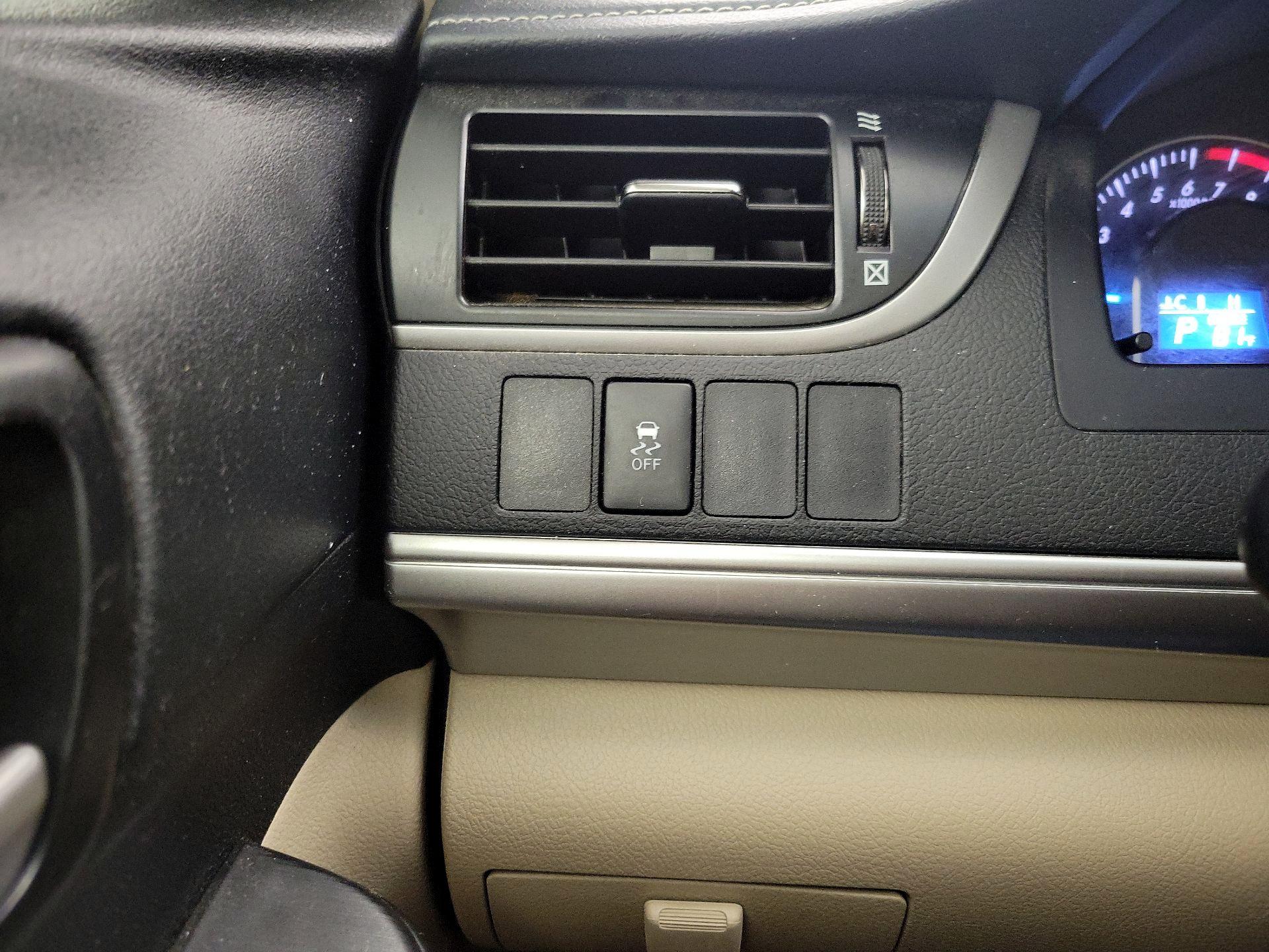 Thumbnail: 2014 Toyota Camry - 13