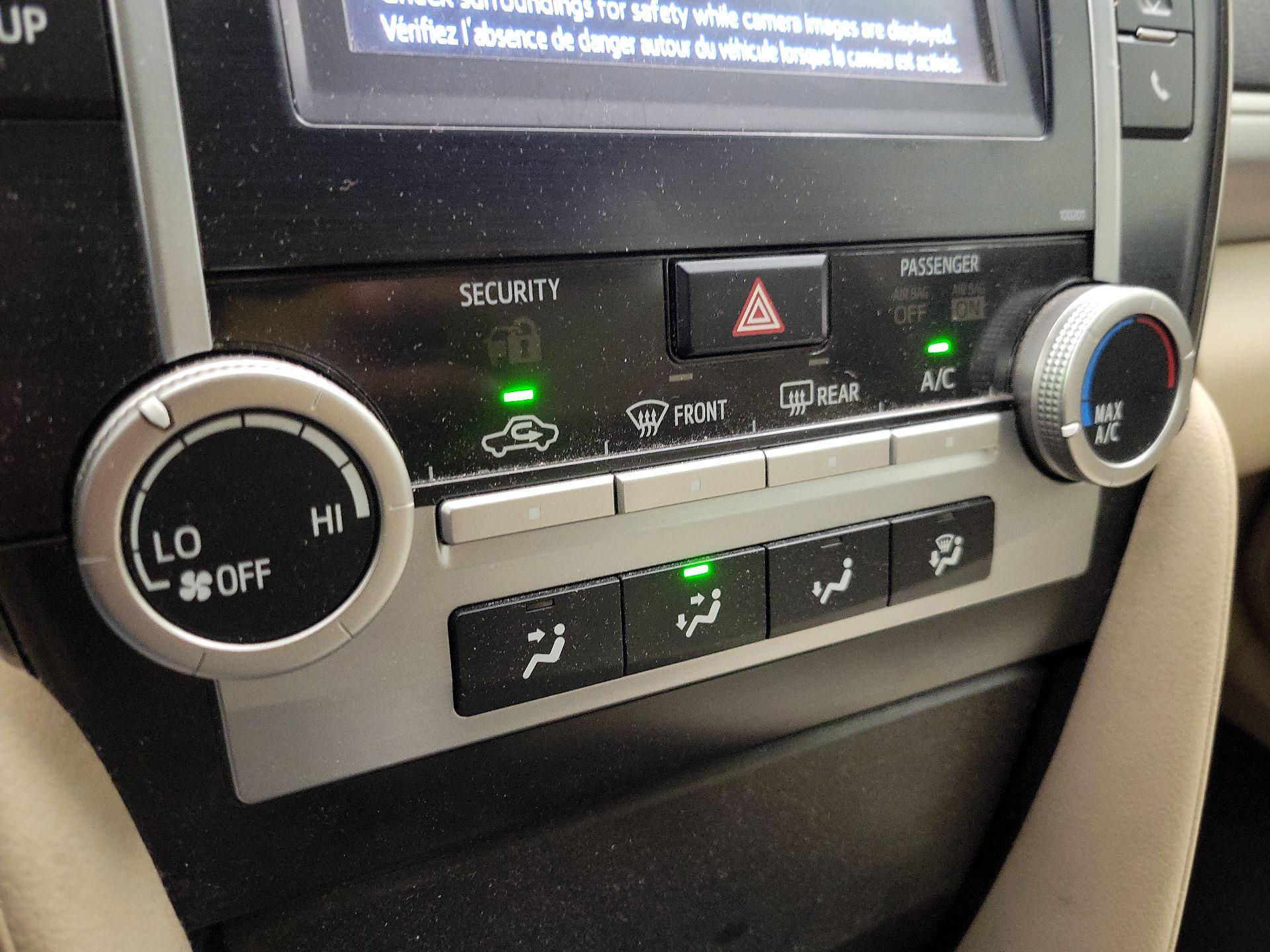 Thumbnail: 2014 Toyota Camry - 16