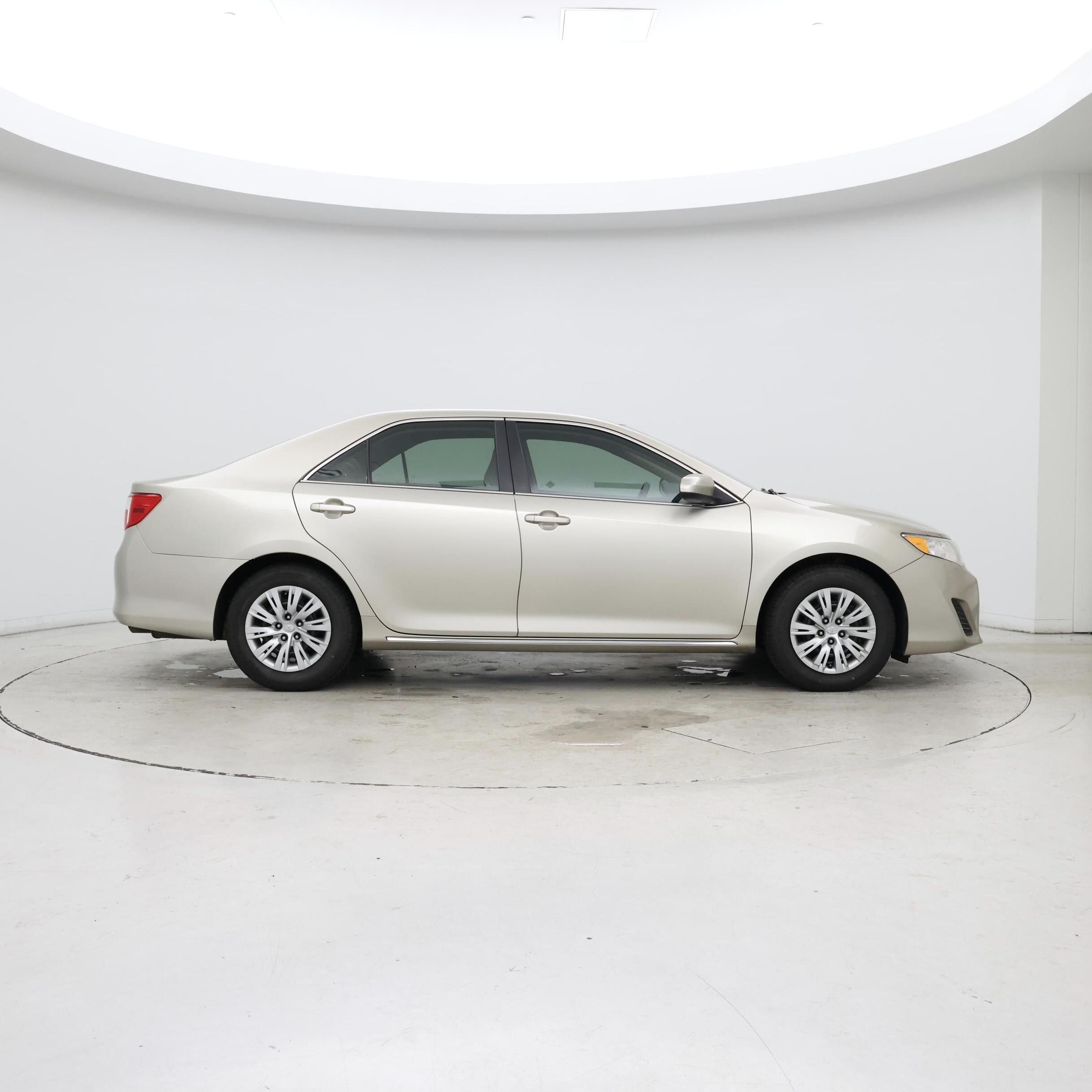 Thumbnail: 2014 Toyota Camry - 7
