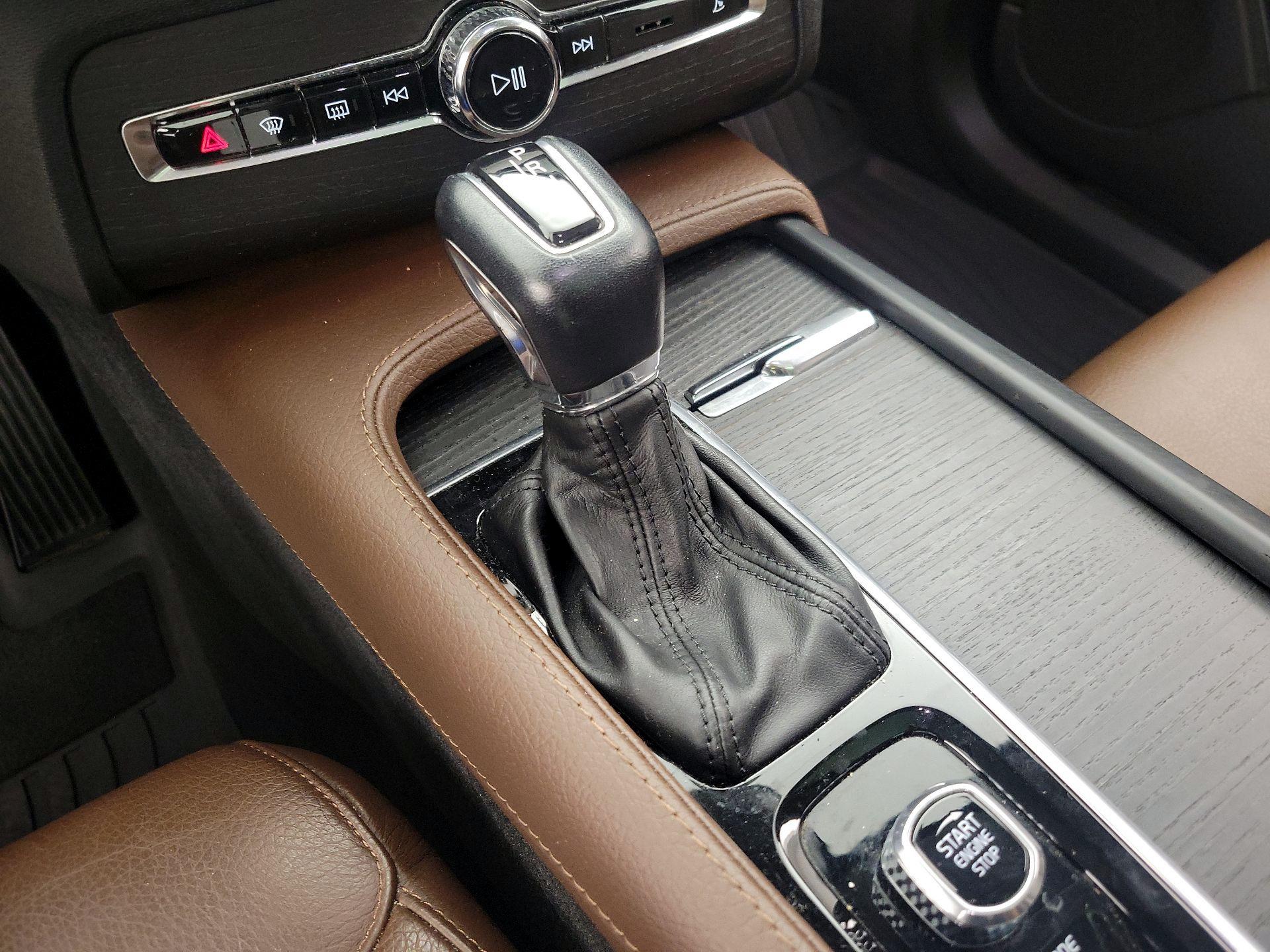 Thumbnail: 2020 Volvo XC90 - 16