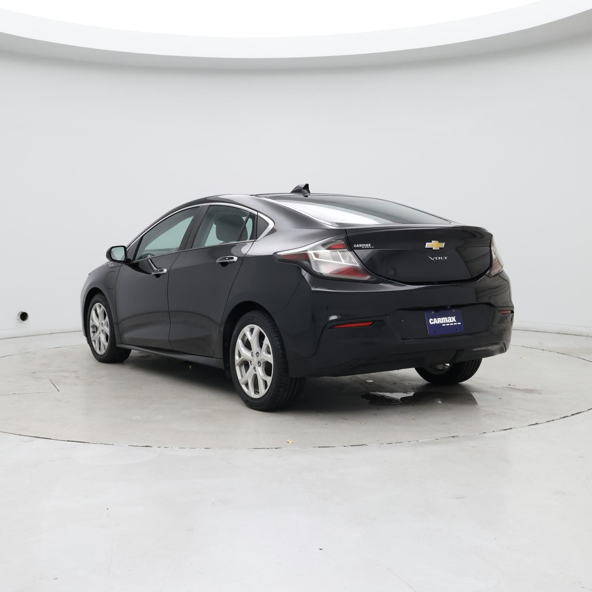 Thumbnail: 2016 Chevrolet Volt - 2