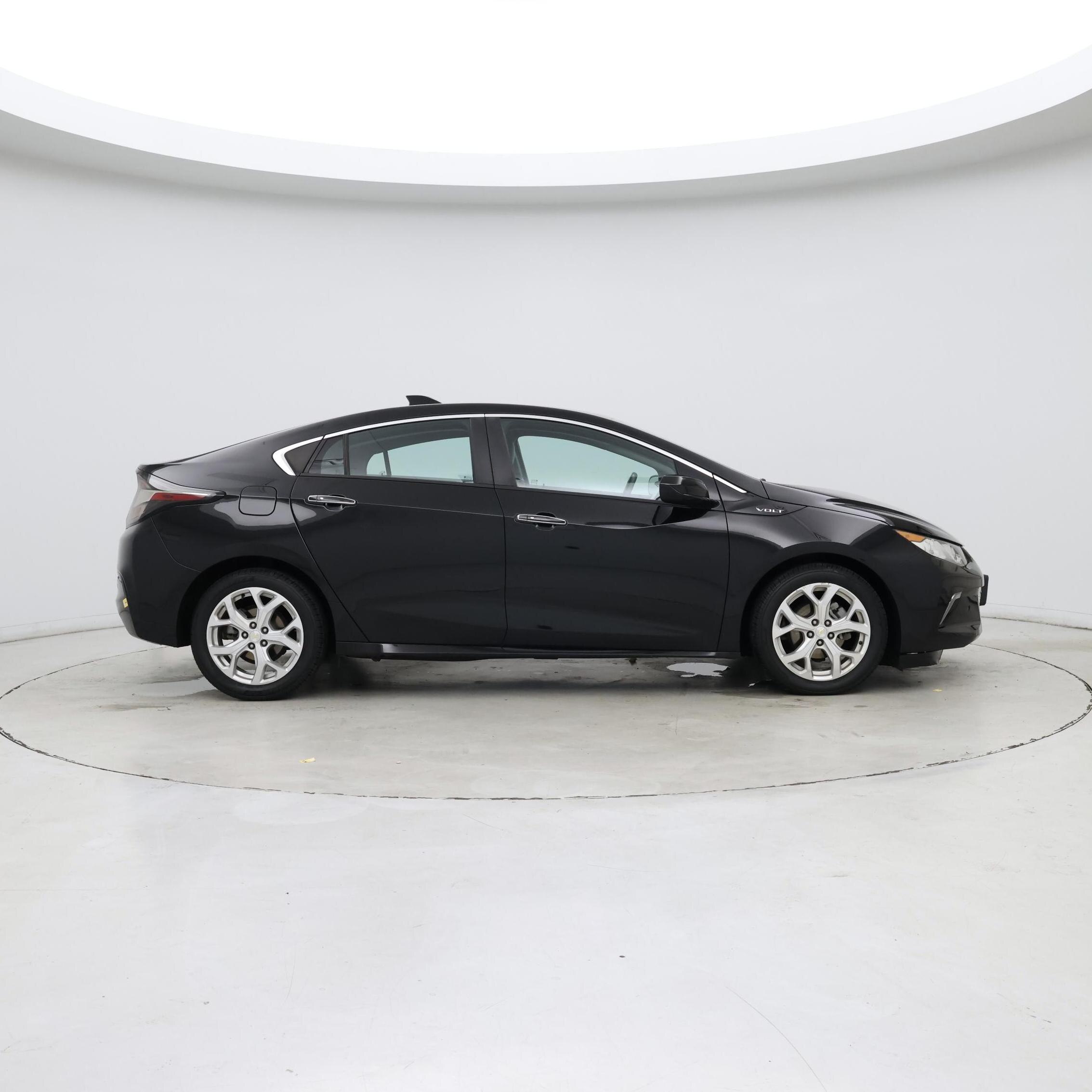 Thumbnail: 2016 Chevrolet Volt - 7