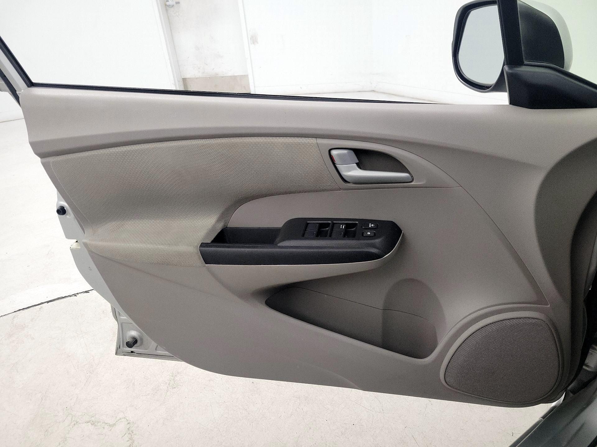 Thumbnail: 2013 Honda Insight - 12