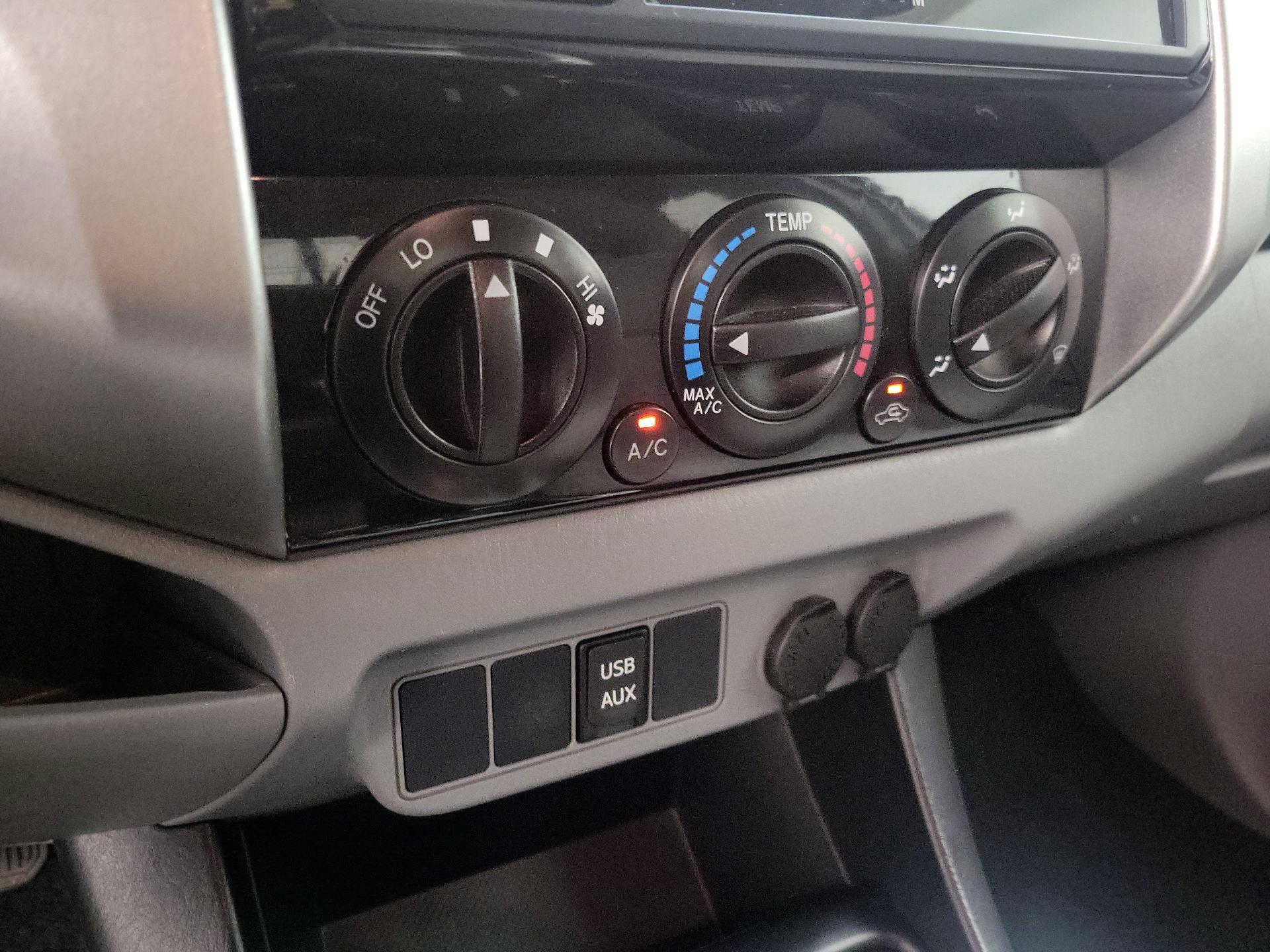 Thumbnail: 2014 Toyota Tacoma - 16