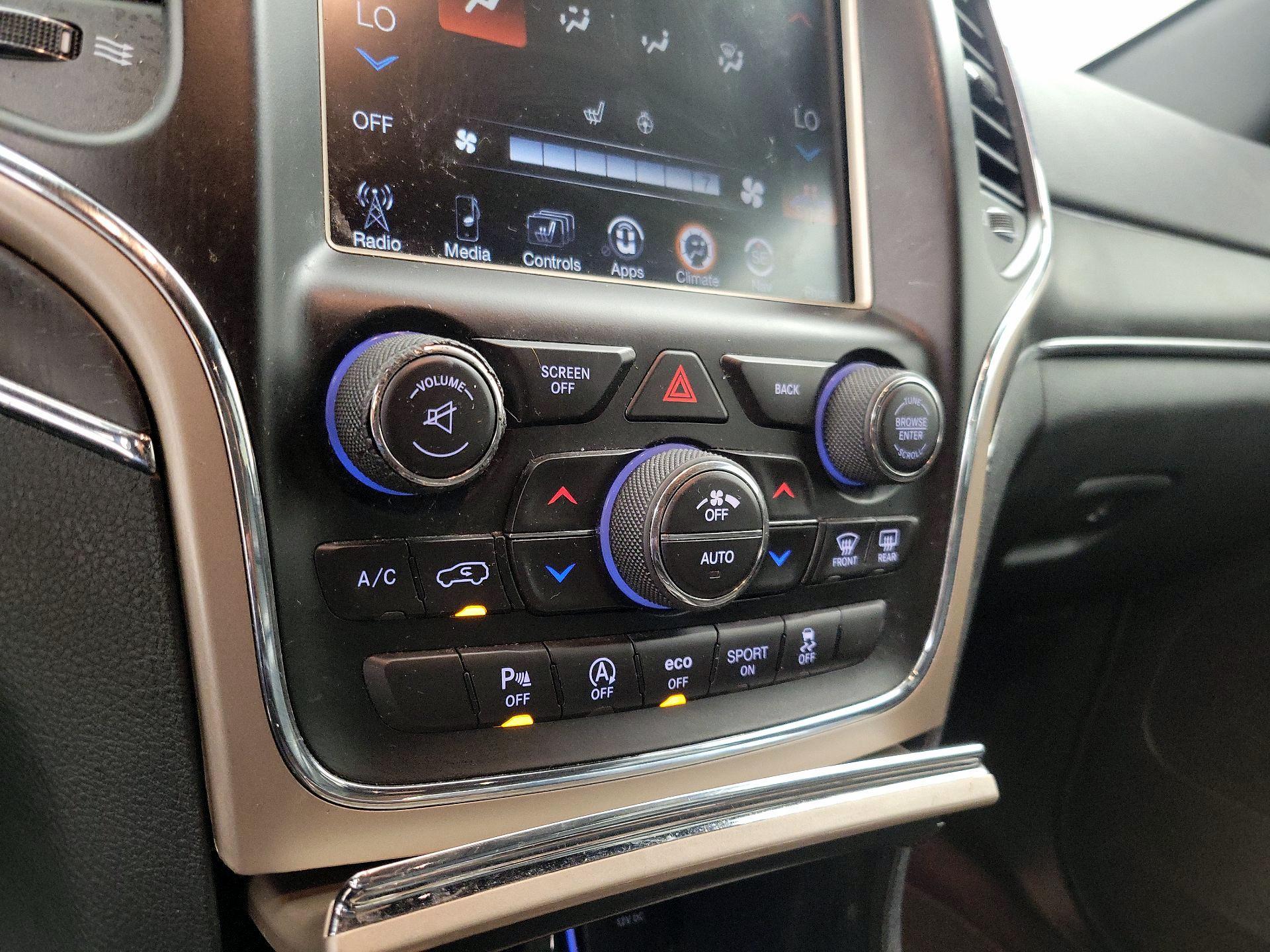 Thumbnail: 2017 Jeep Grand Cherokee - 17