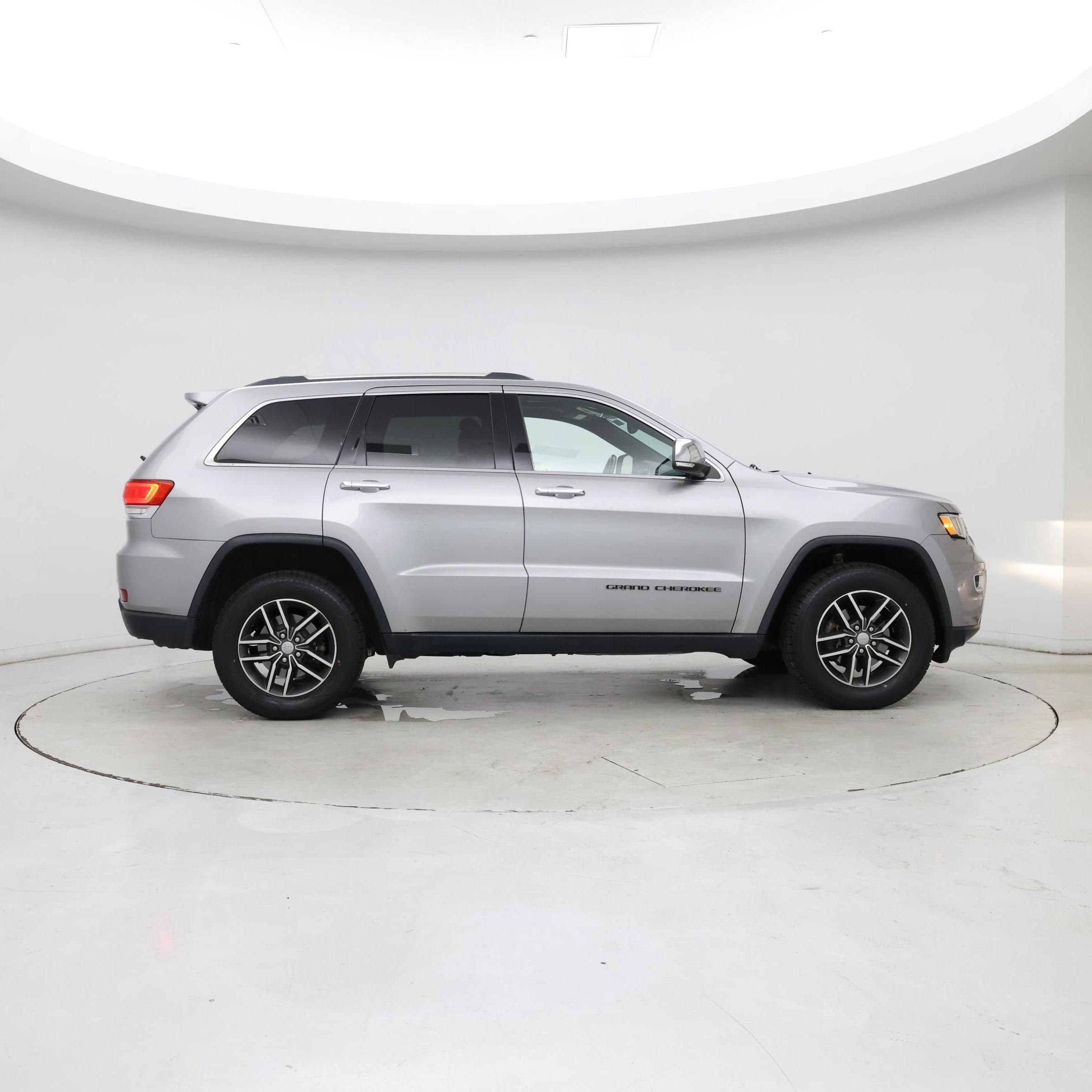 Thumbnail: 2017 Jeep Grand Cherokee - 7