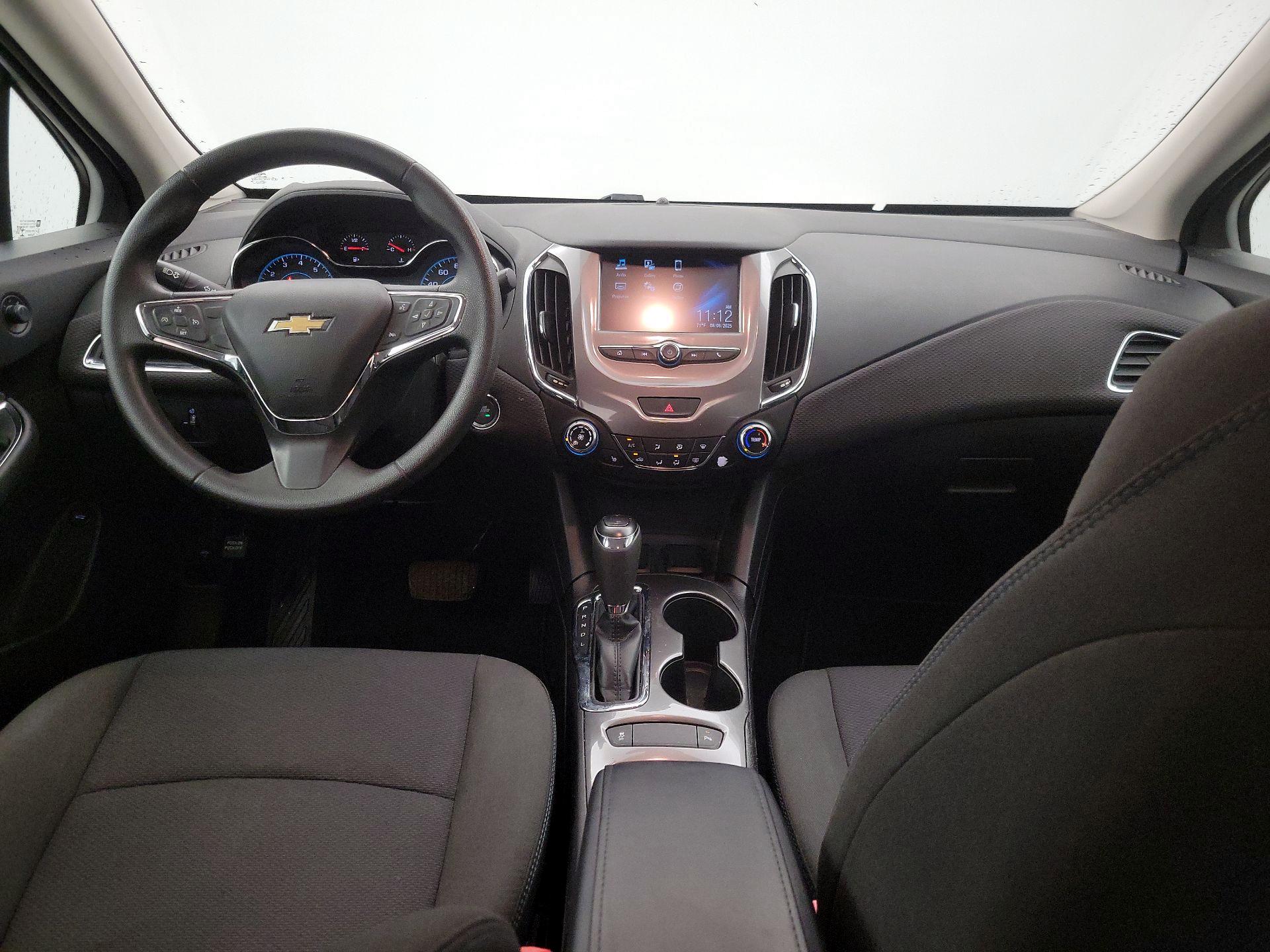 Thumbnail: 2017 Chevrolet Cruze - 9