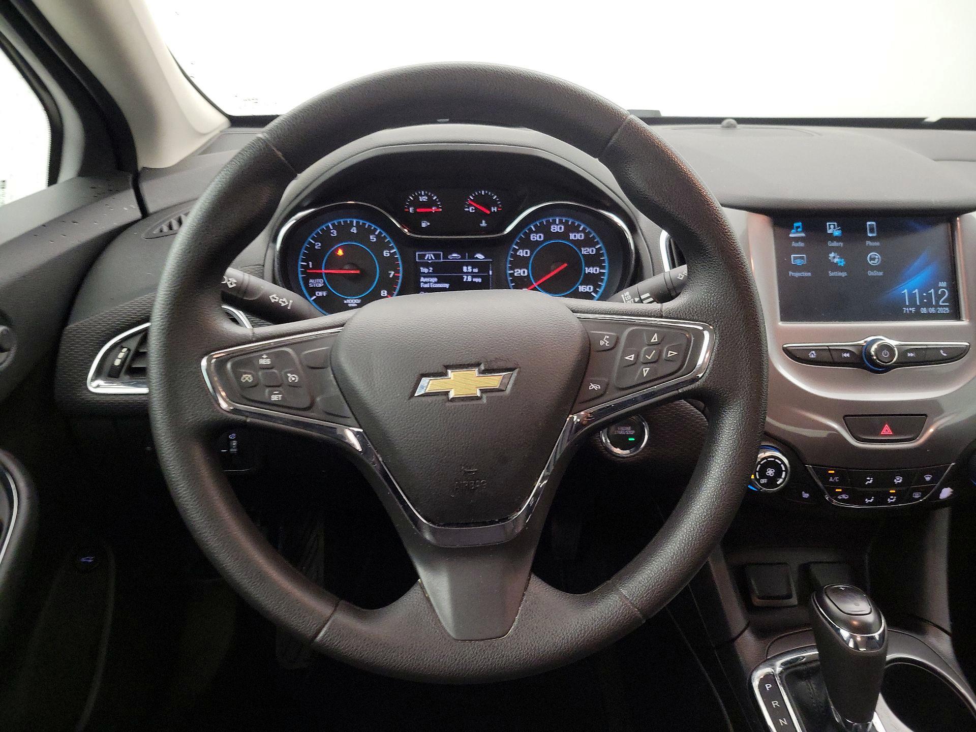 Thumbnail: 2017 Chevrolet Cruze - 10
