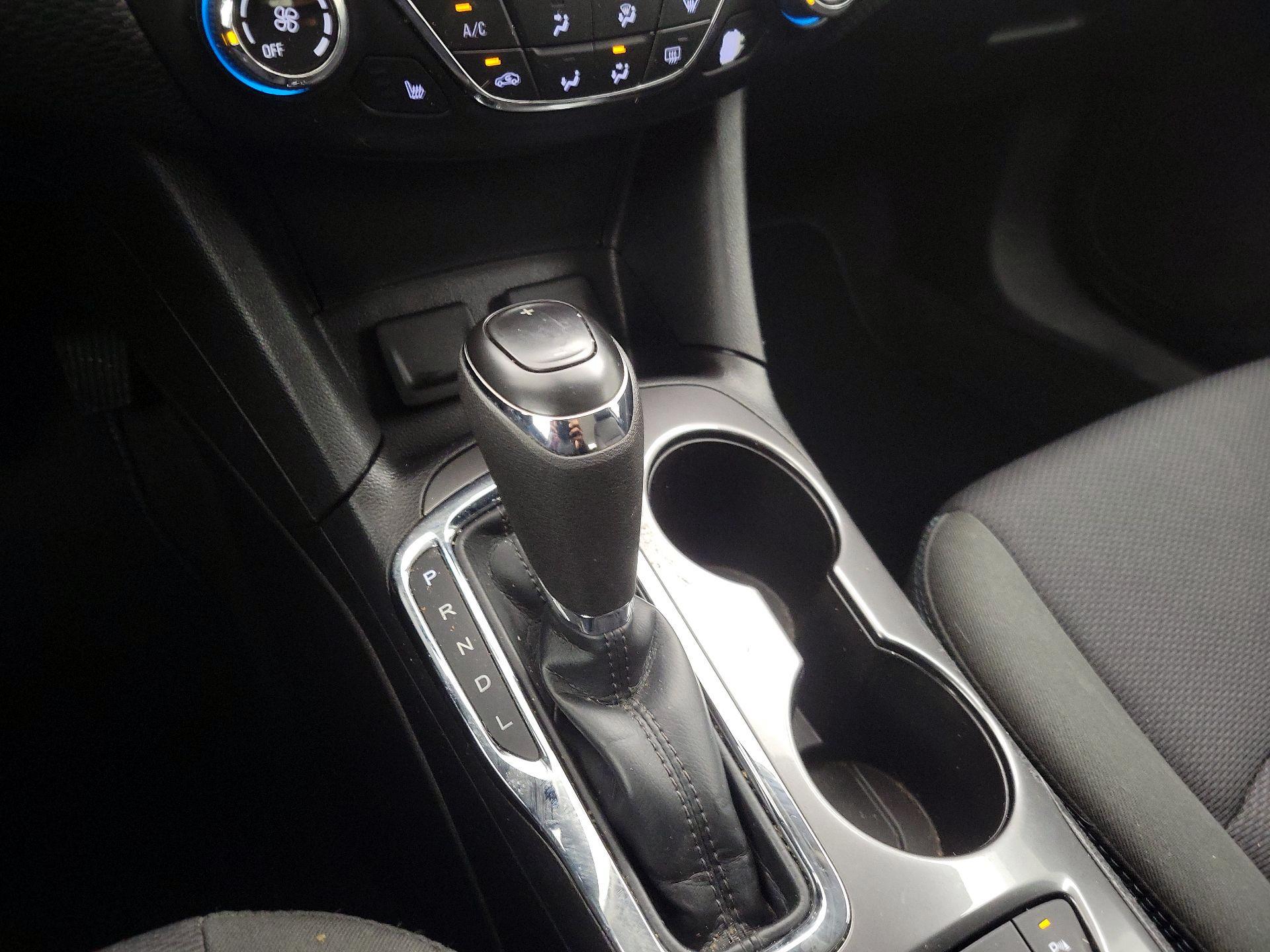 Thumbnail: 2017 Chevrolet Cruze - 17