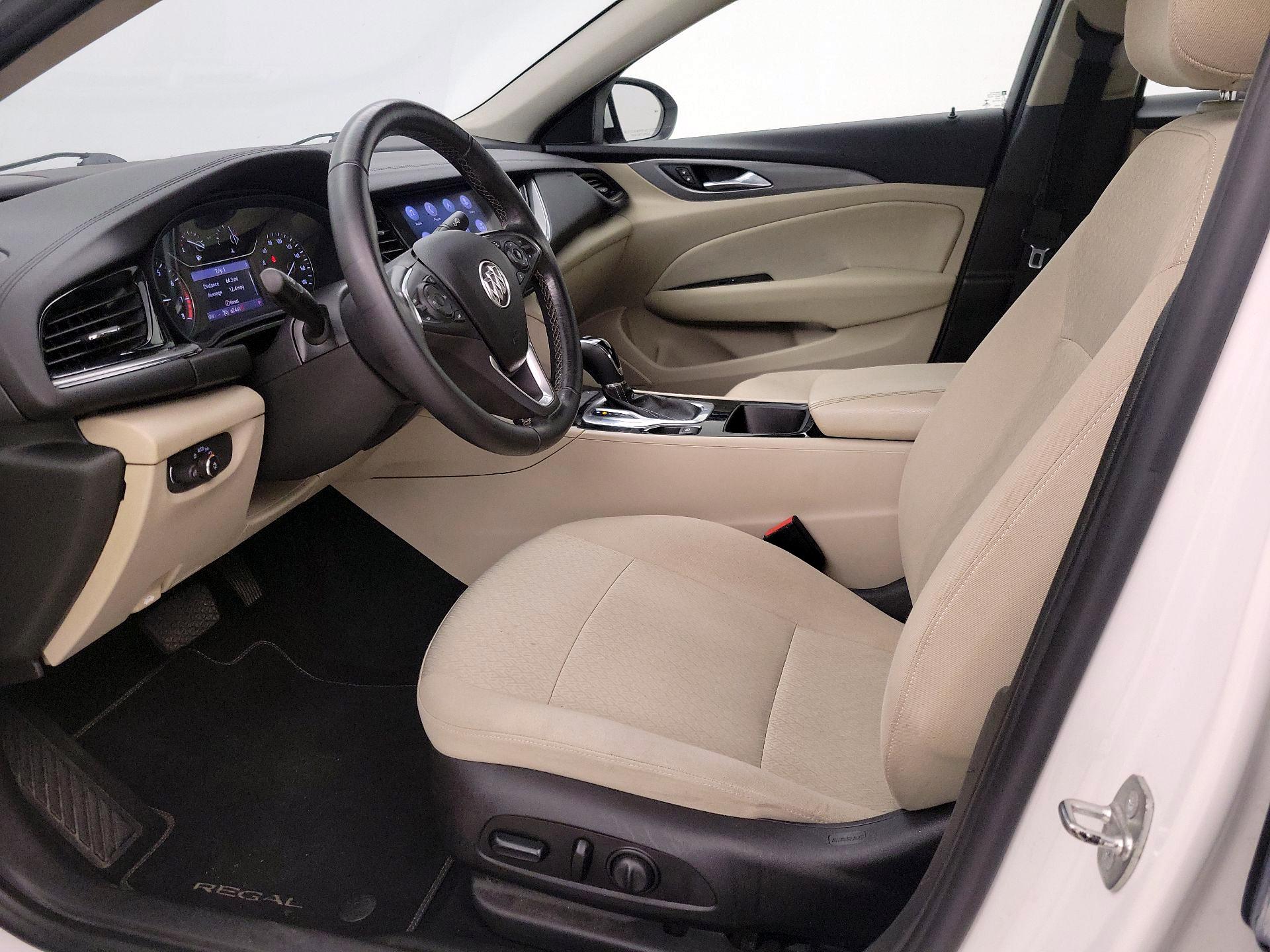 Thumbnail: 2019 Buick Regal - 11