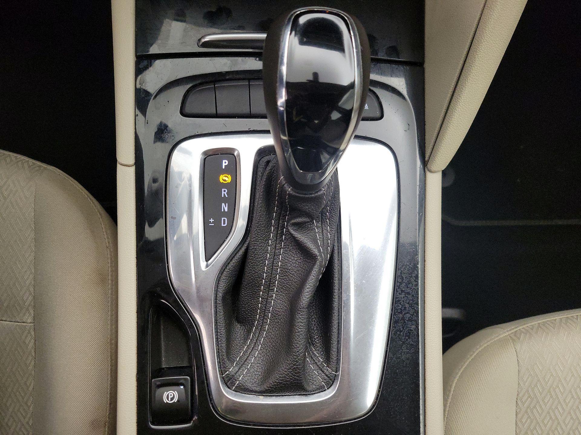 Thumbnail: 2019 Buick Regal - 18
