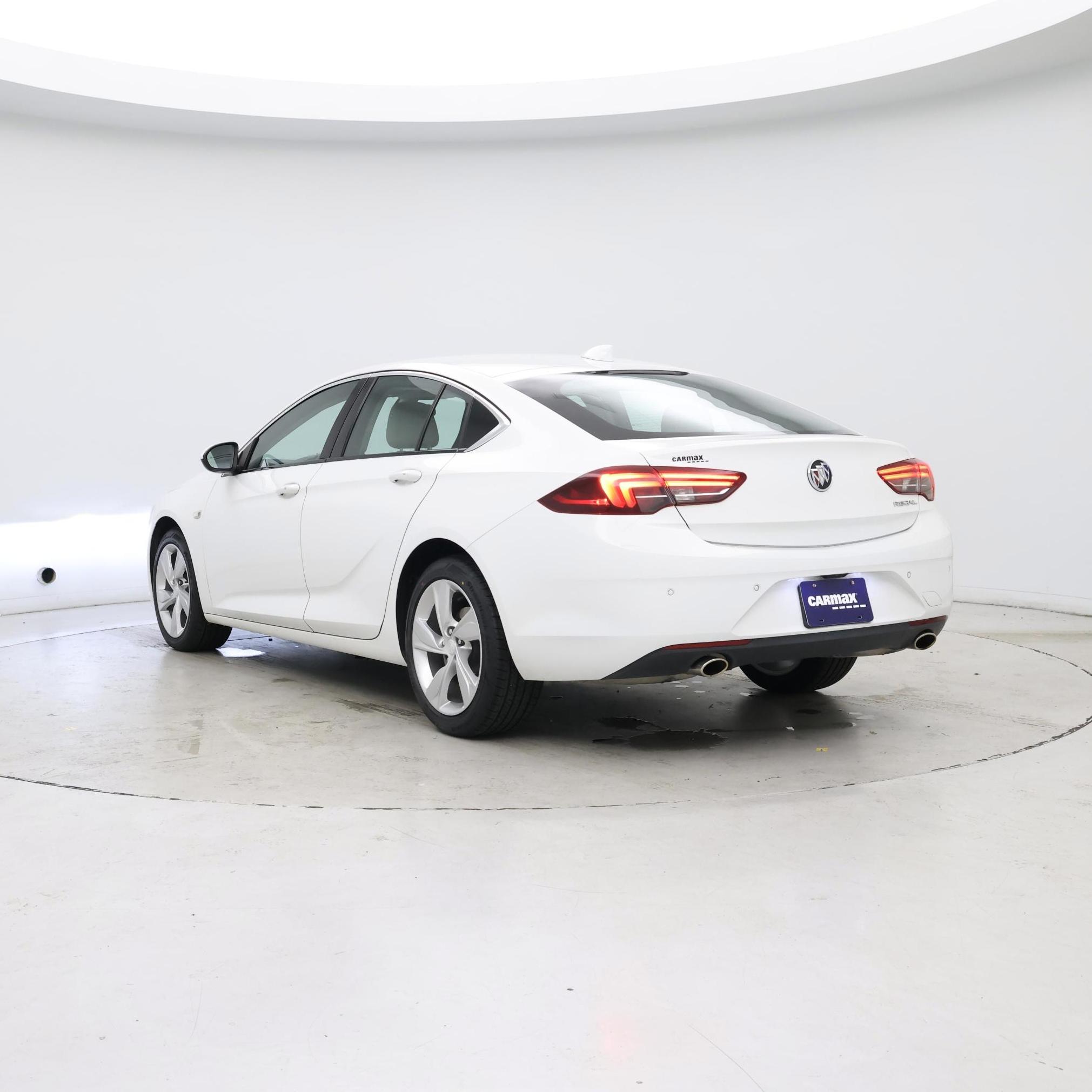 Thumbnail: 2019 Buick Regal - 2
