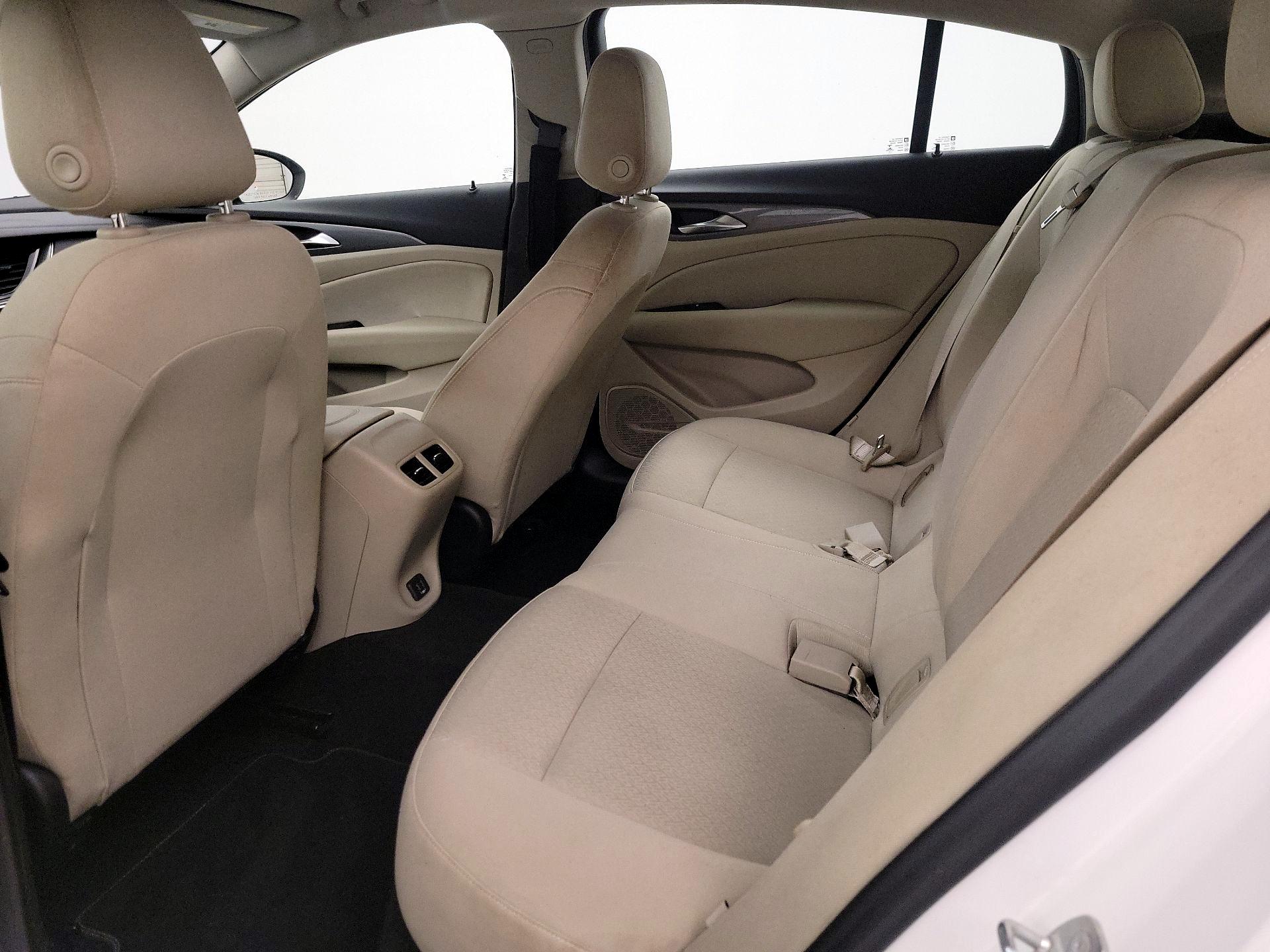 Thumbnail: 2019 Buick Regal - 20