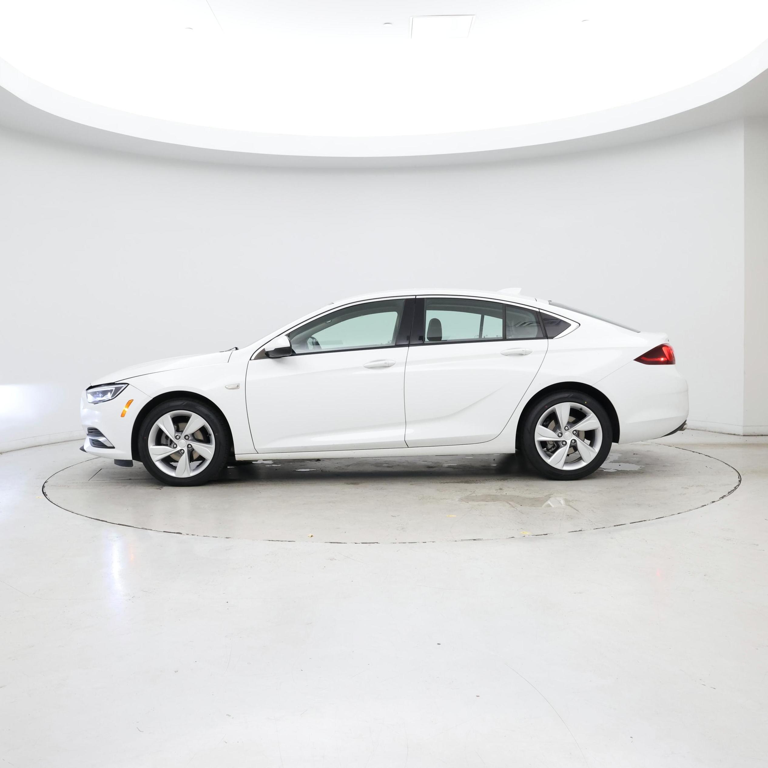 Thumbnail: 2019 Buick Regal - 3