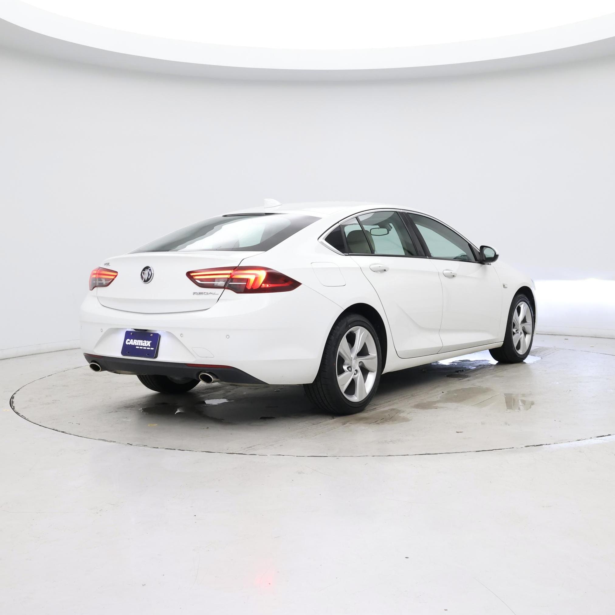 Thumbnail: 2019 Buick Regal - 8