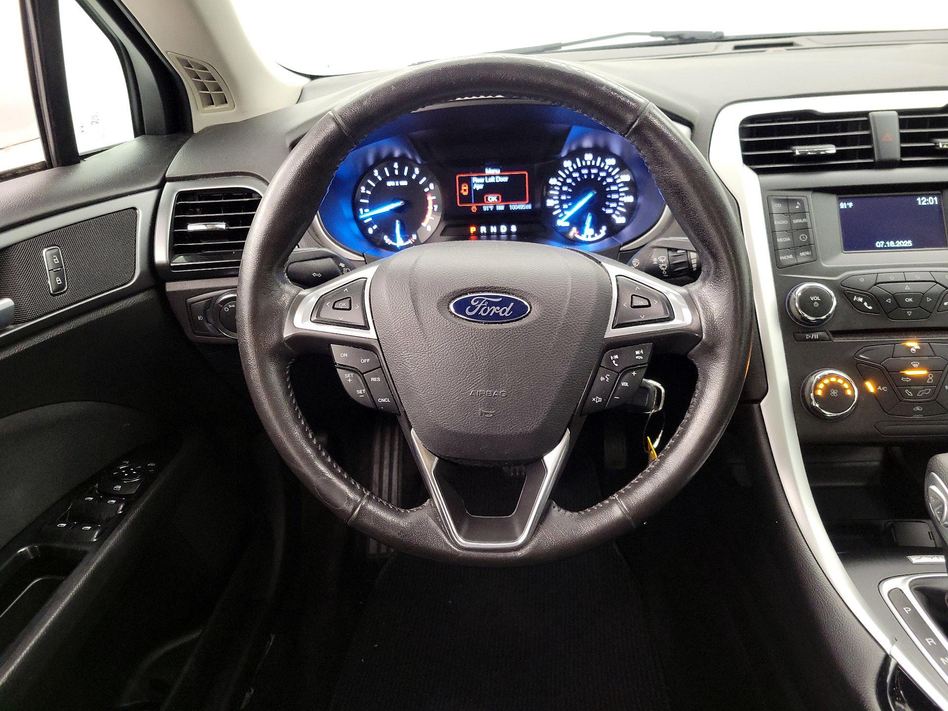 Thumbnail: 2015 Ford Fusion - 10