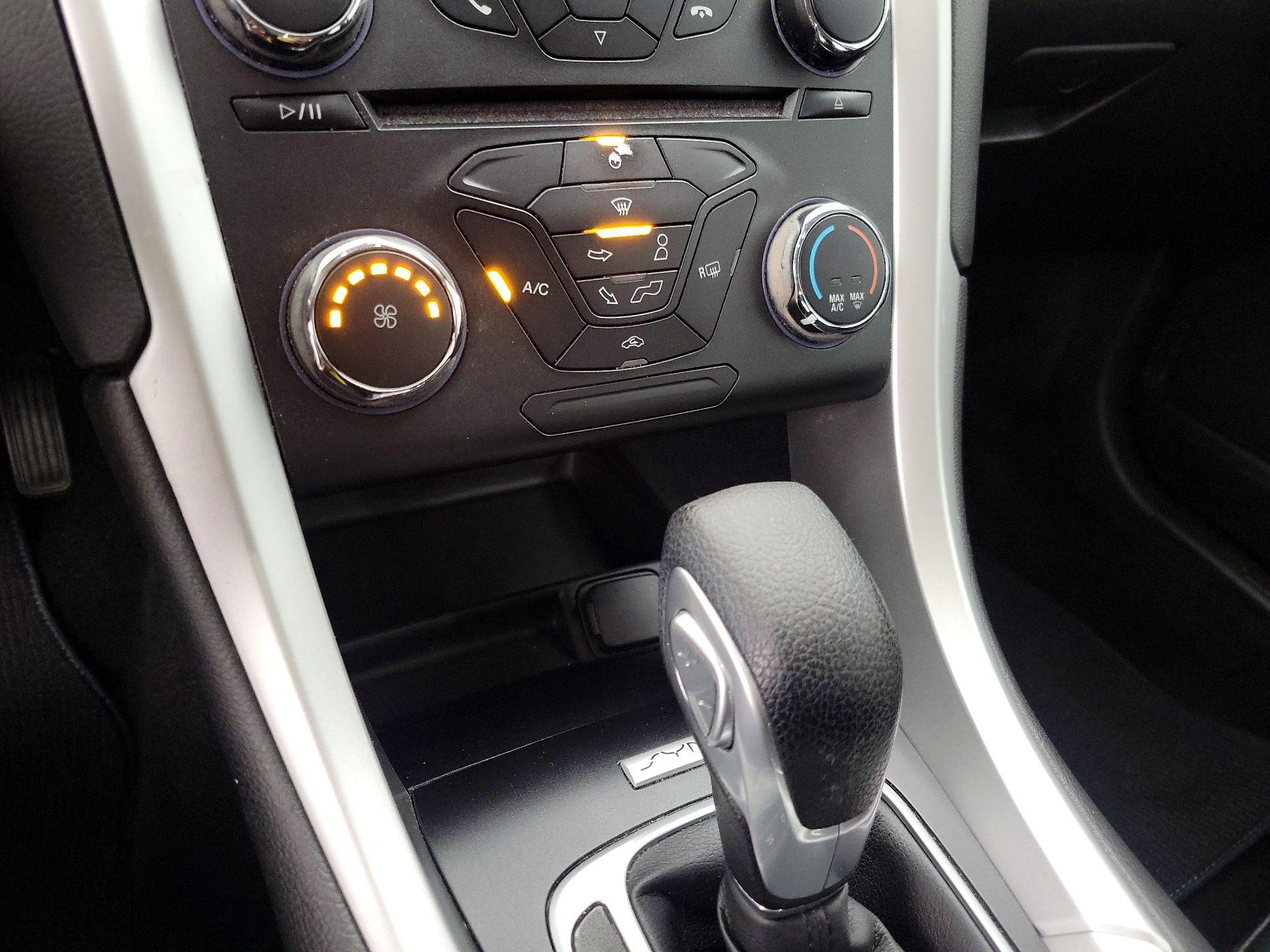 Thumbnail: 2015 Ford Fusion - 16