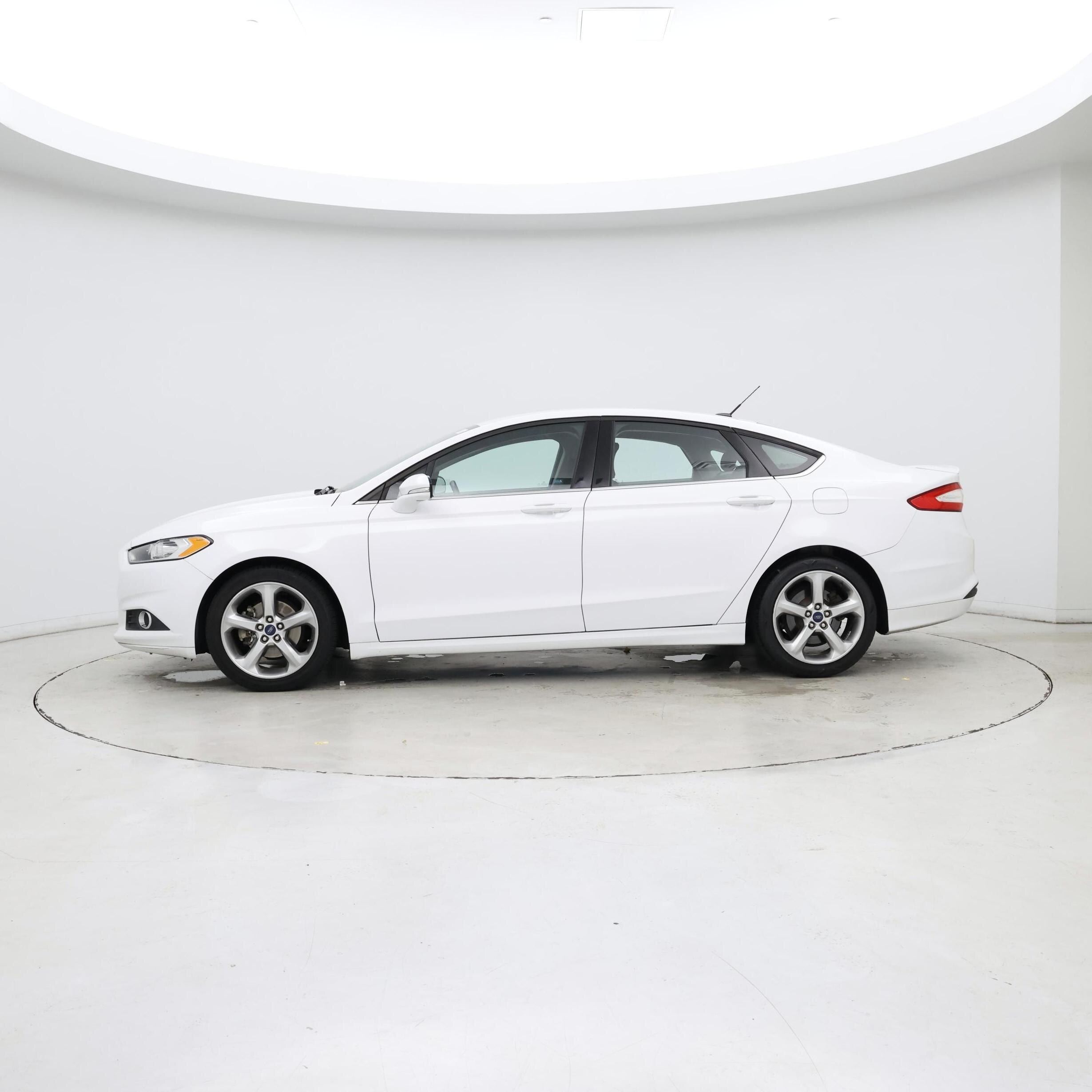 Thumbnail: 2015 Ford Fusion - 3