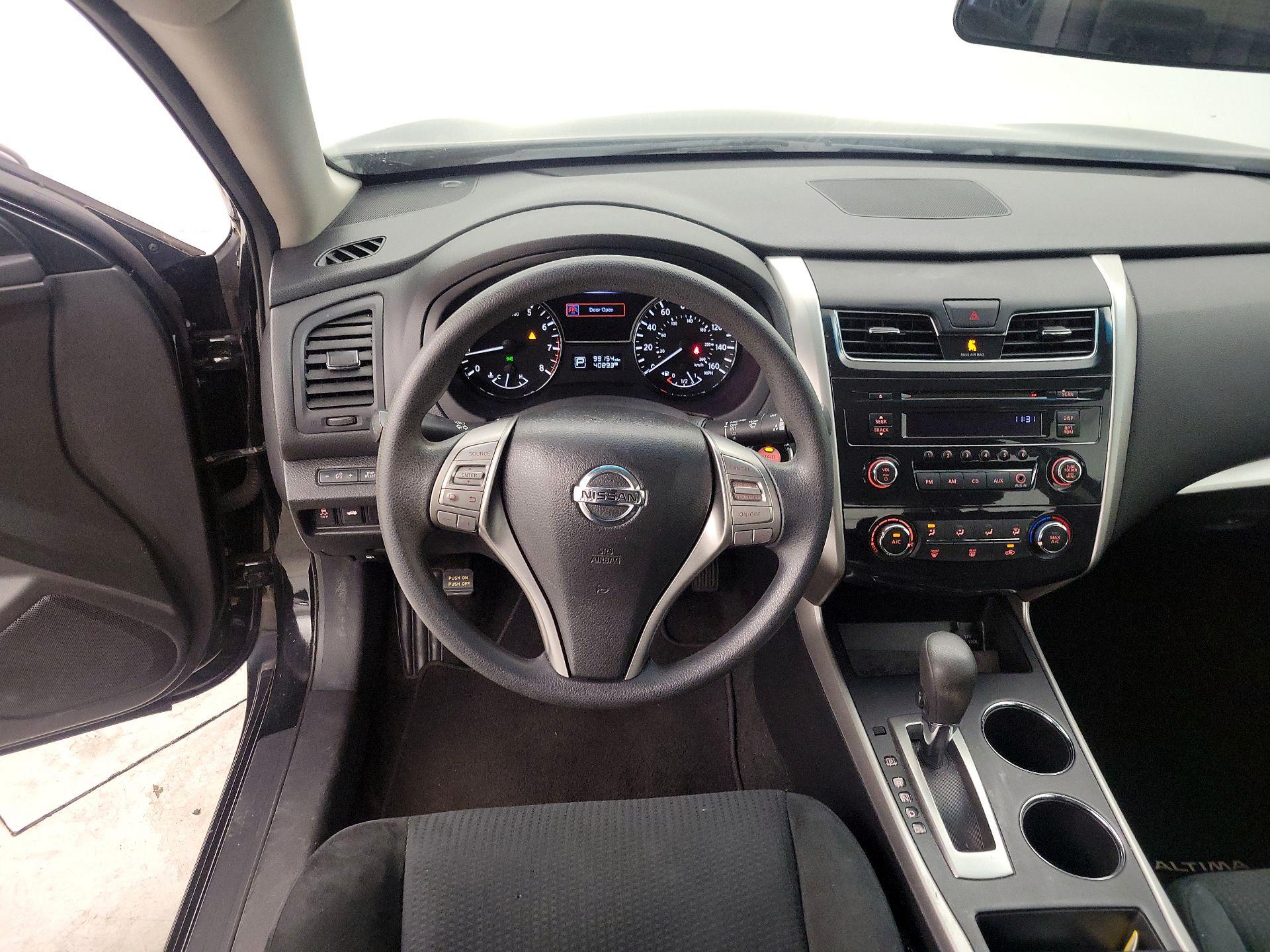 Thumbnail: 2015 Nissan Altima - 10