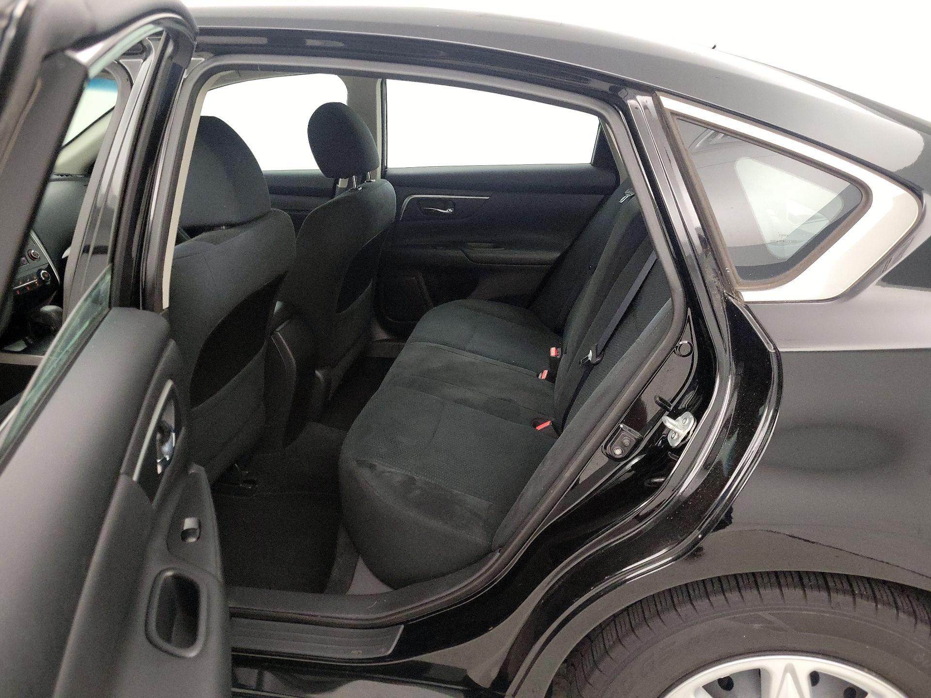 Thumbnail: 2015 Nissan Altima - 17